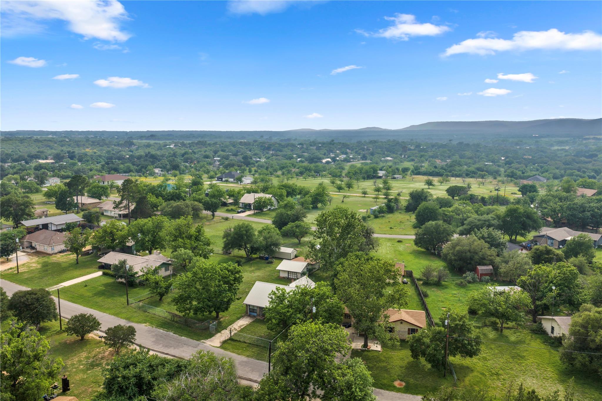 210 River Oaks DR — photo 3