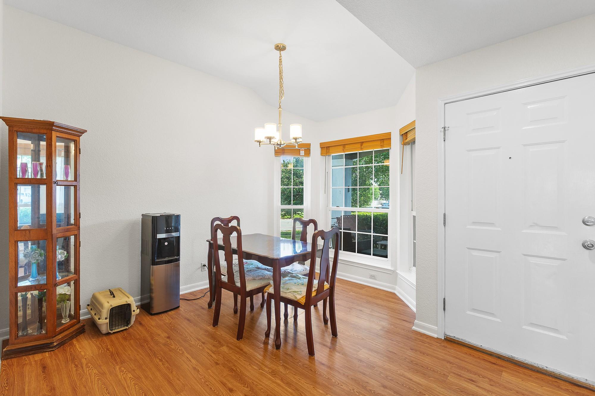 752 Faircrest DR — photo 4