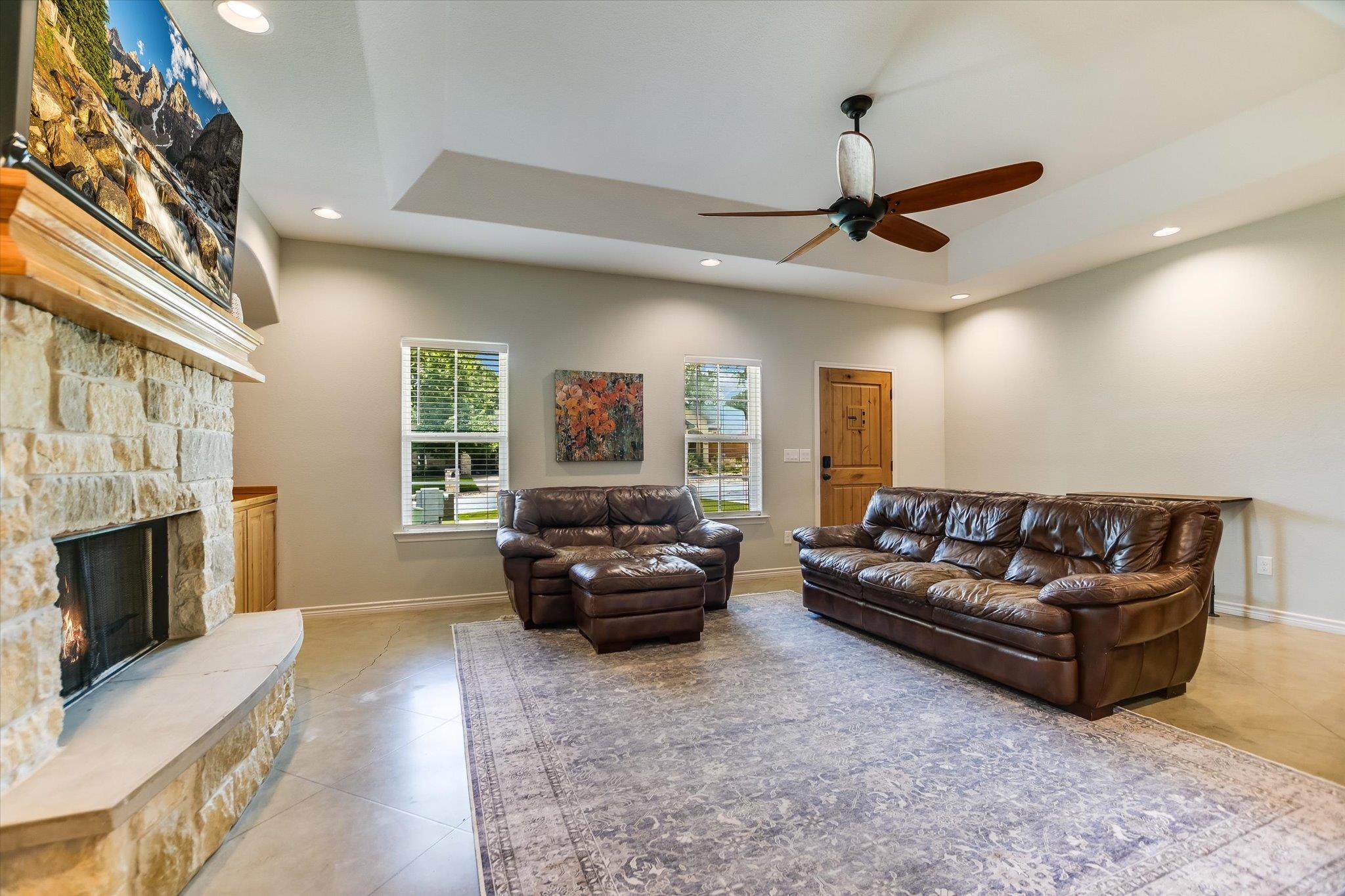 705 Woodland Park DR — photo 3