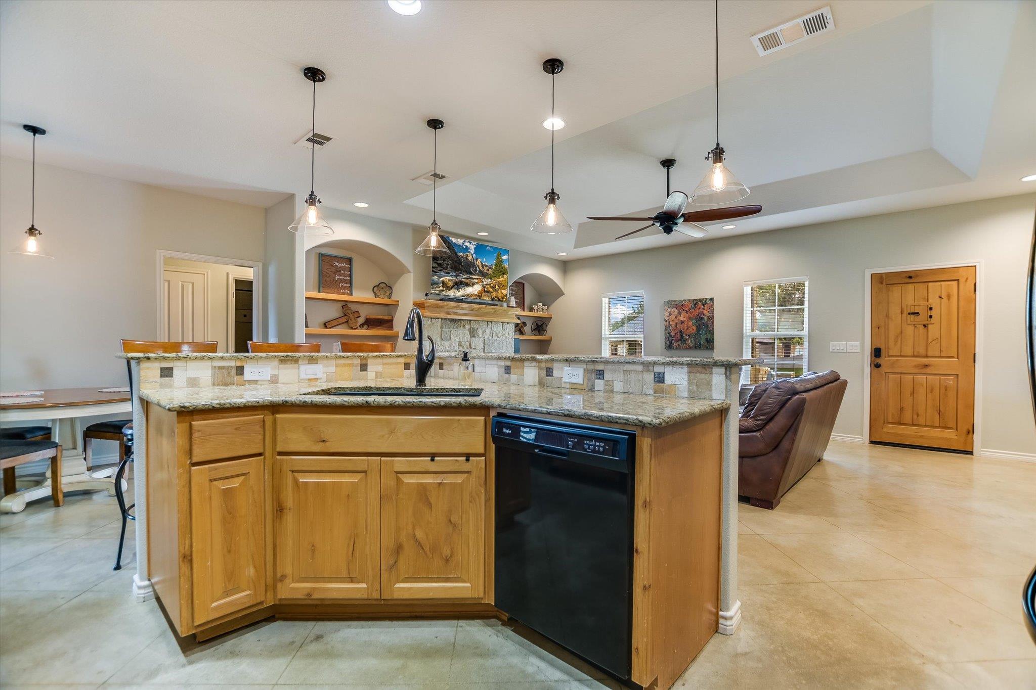 705 Woodland Park DR — photo 4