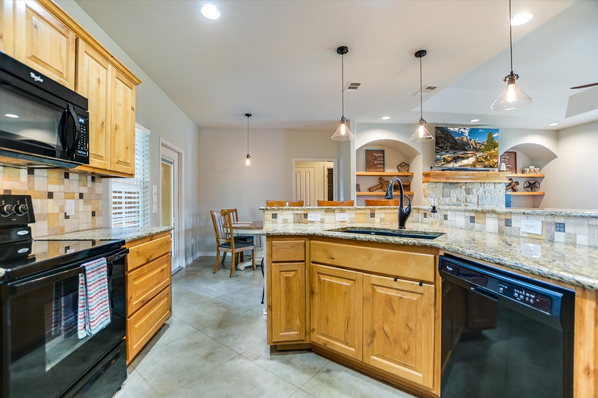 705 Woodland Park DR — photo 5