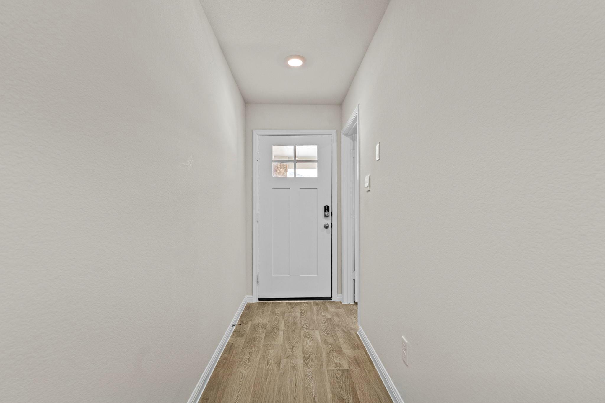 204 RAYMONDVILLE PATH — photo 3
