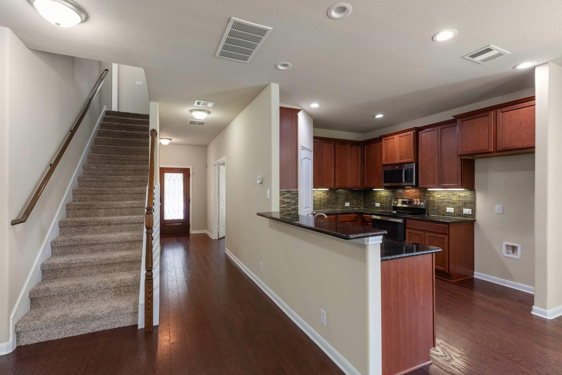 1814 Saline Creek DR — photo 3