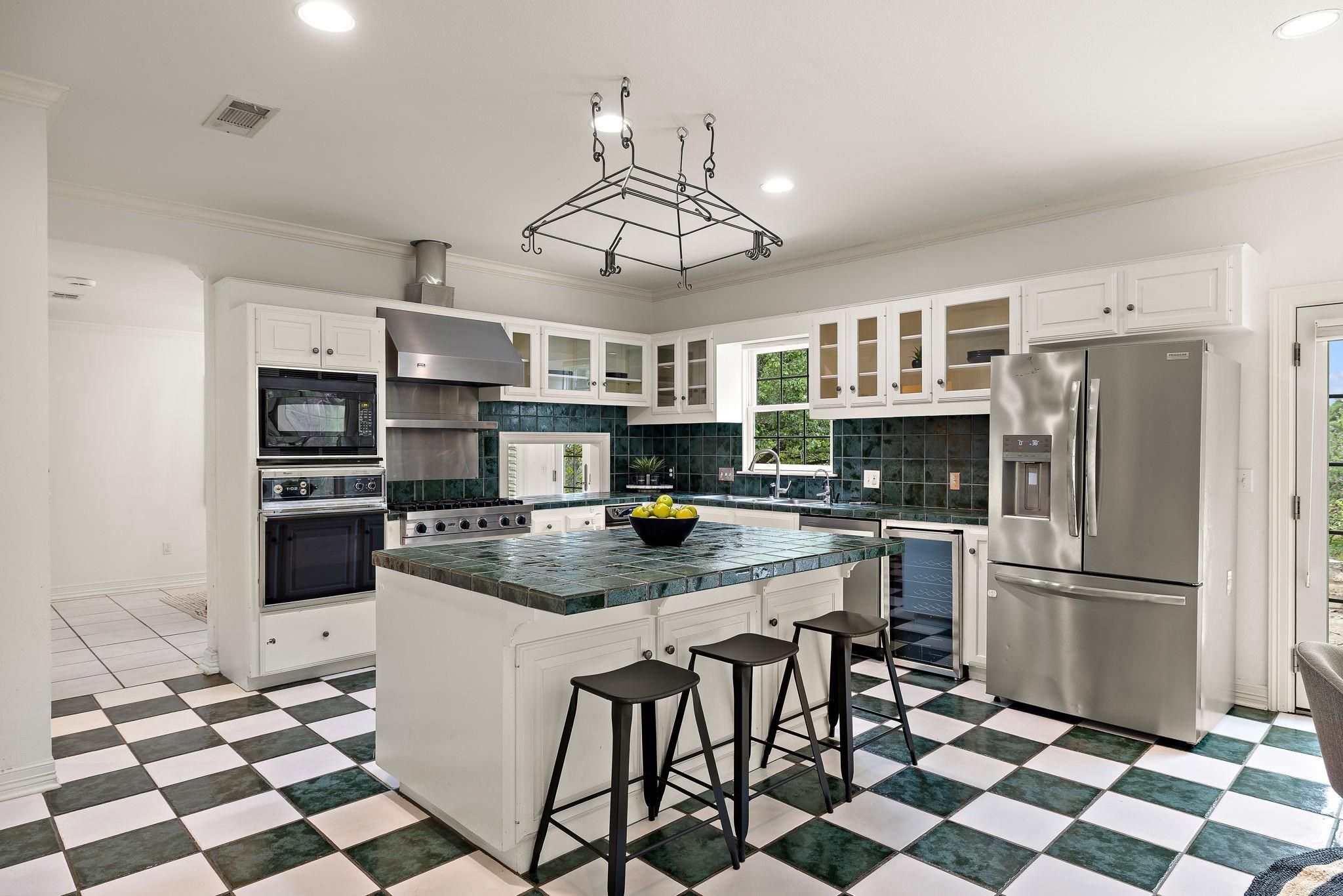 901 LAUDER DR — photo 4