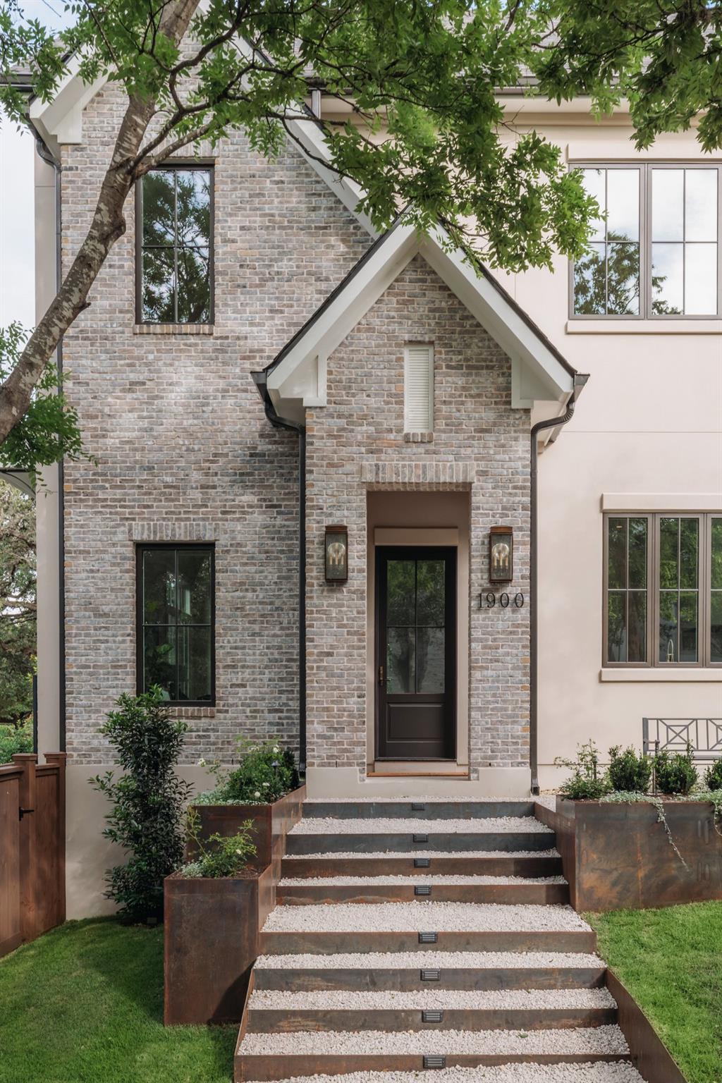1900 Matthews DR — photo 3
