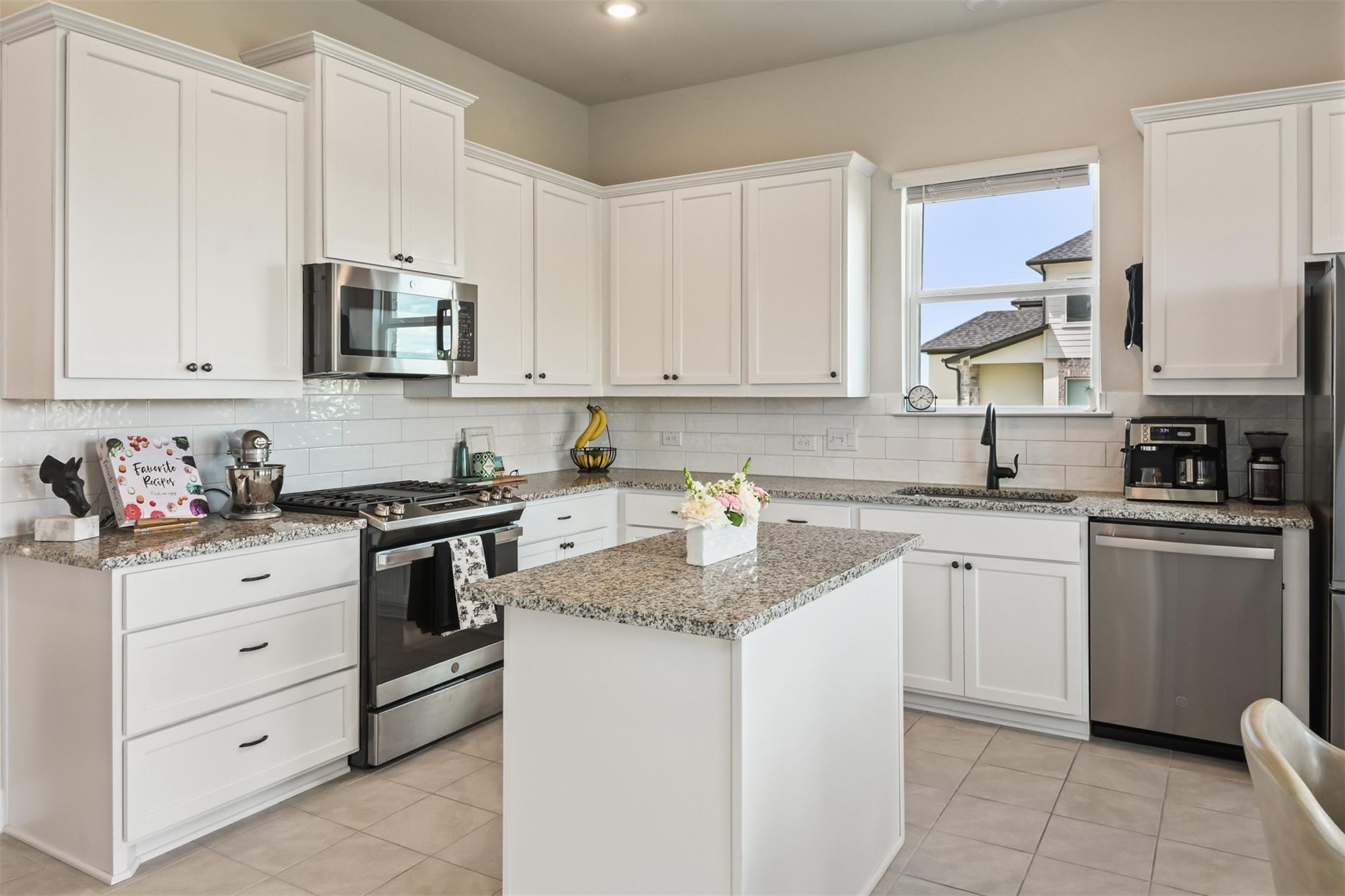 11701 Shimmering Sea DR — photo 4