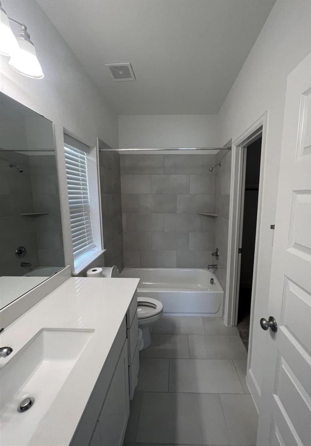 131 Macarthur DR — photo 3