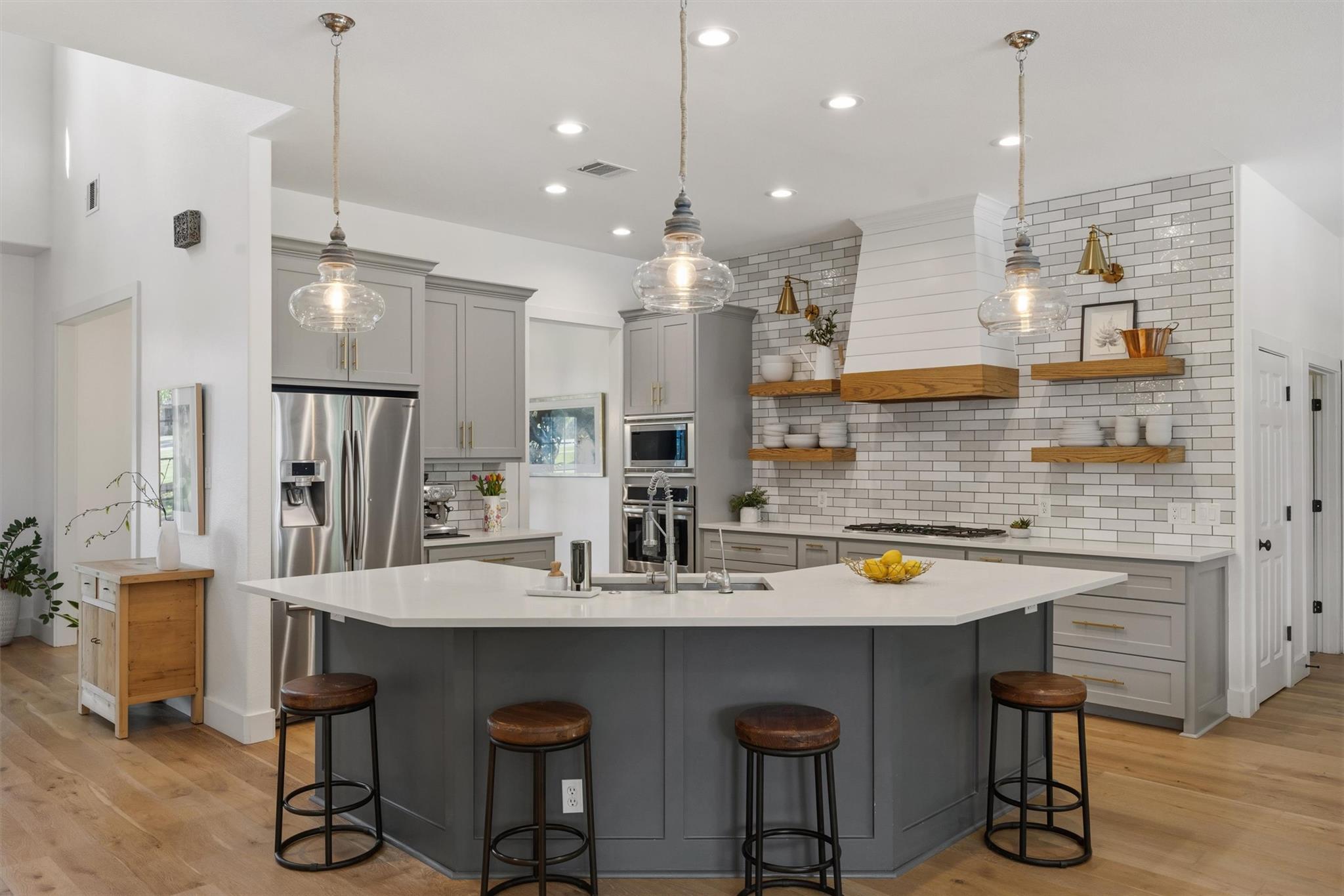 140 Vincas Shadow CT — photo 5