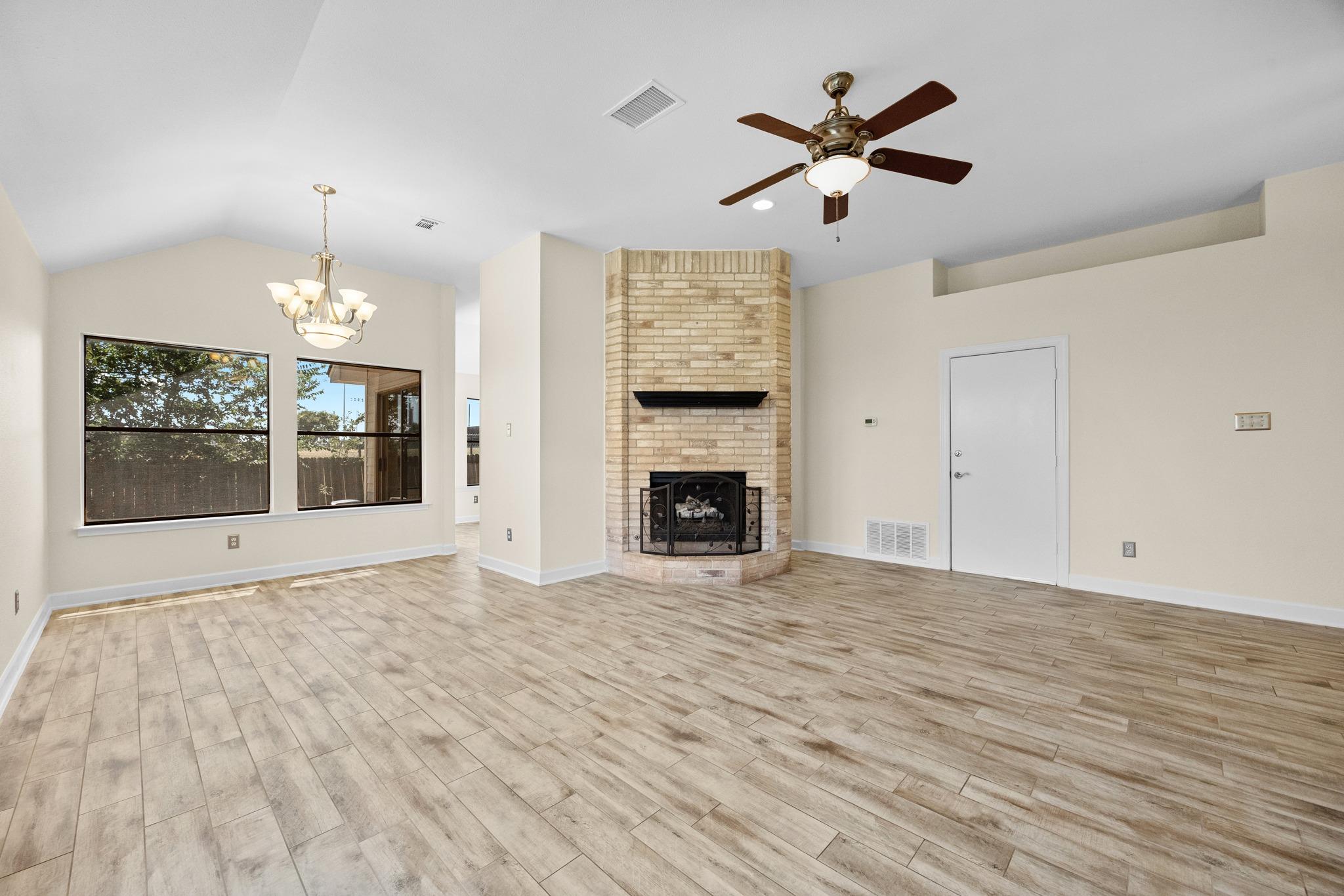 1511 Lantana DR — photo 5
