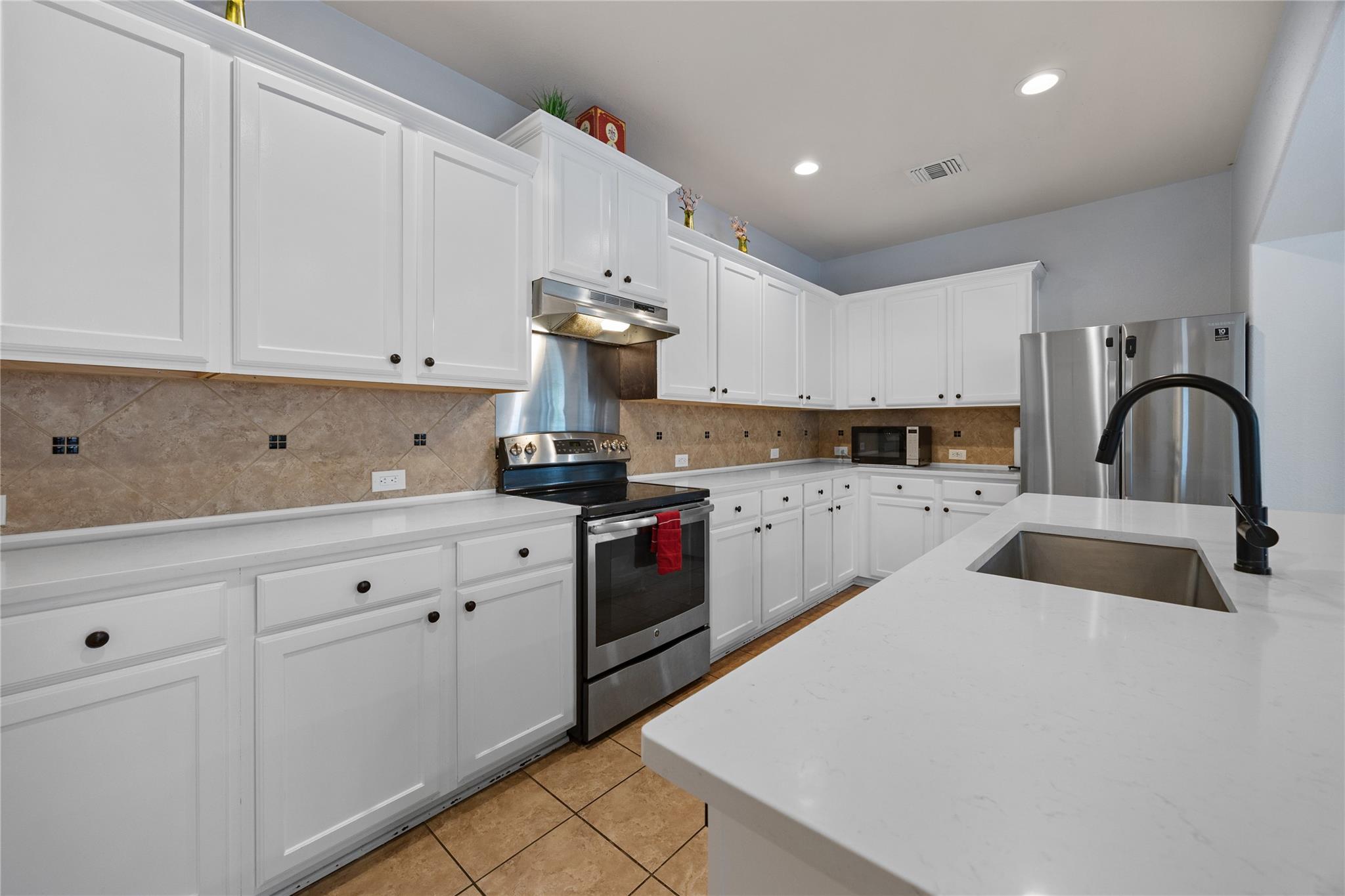 18717 Leigh LN — photo 4