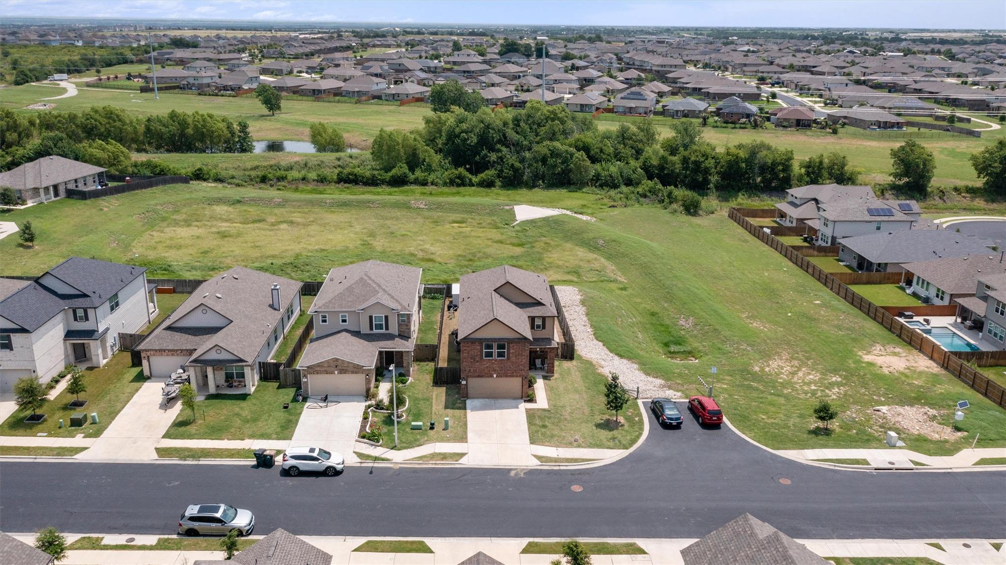 121 Passiflora DR — photo 3