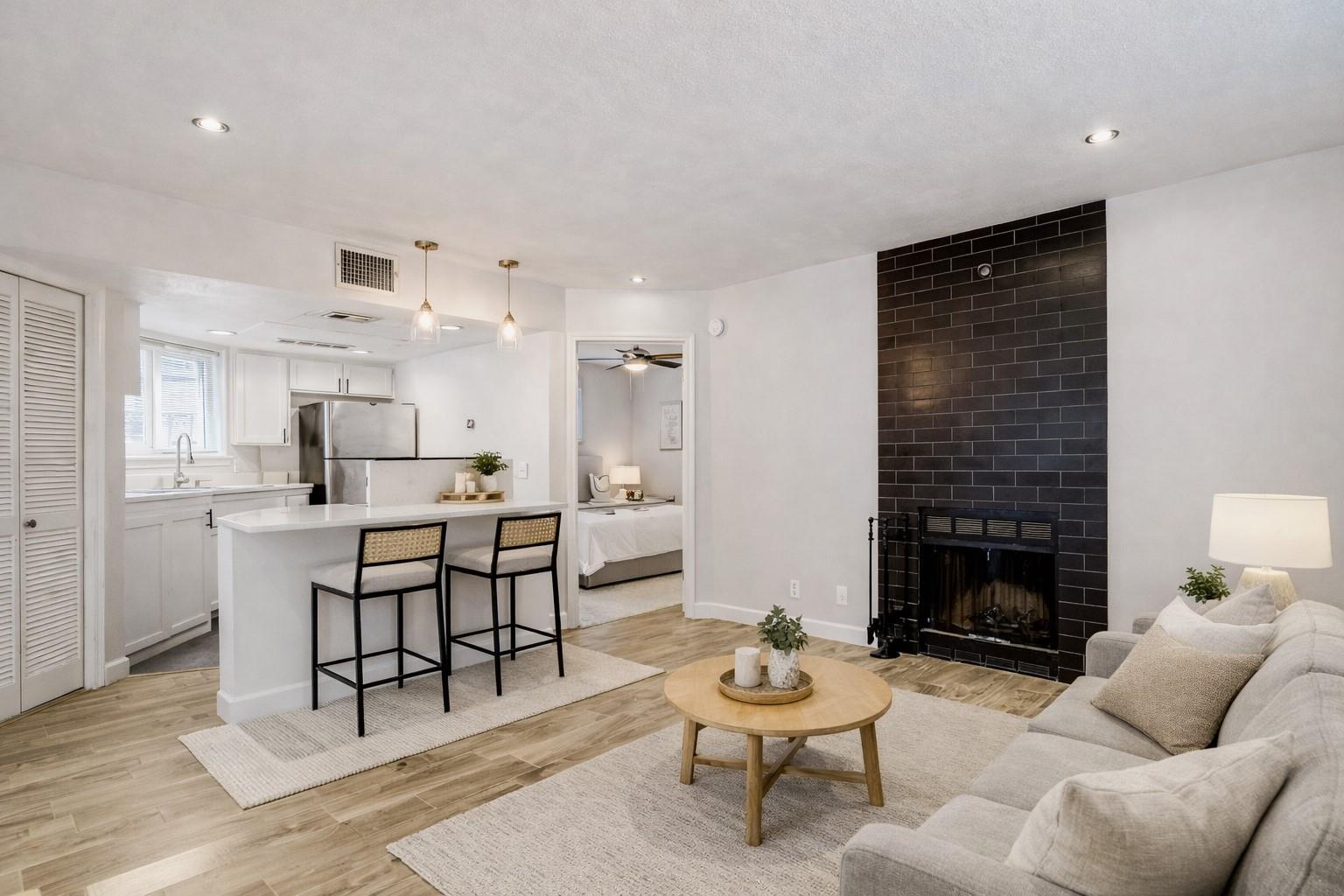 1500 Woodlawn BLVD #105 — photo 4