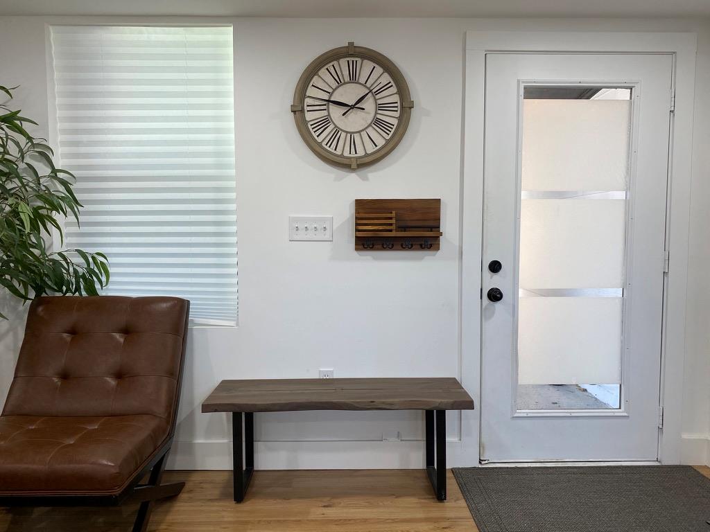 1102 Clayton LN — photo 3