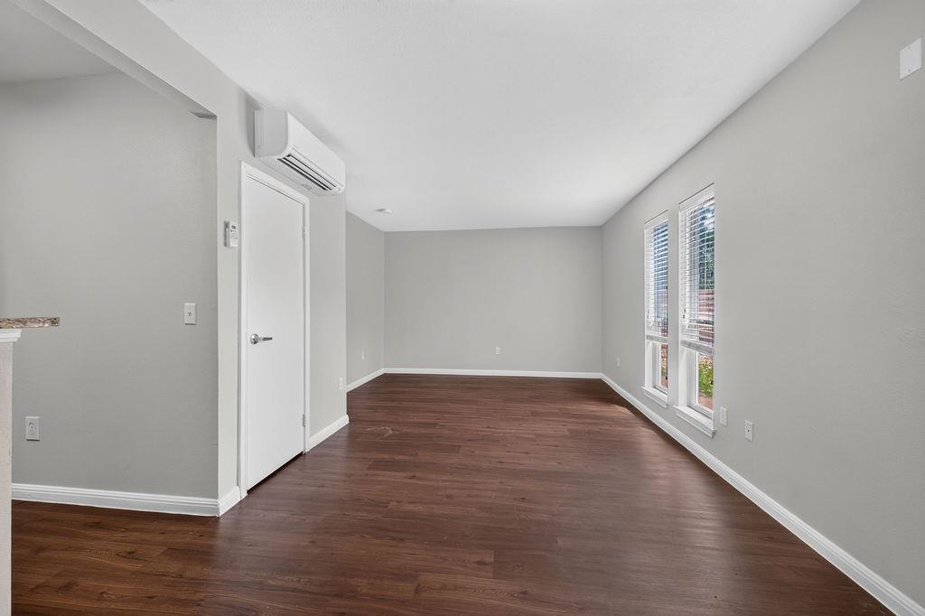 2512 Durwood ST #110 — photo 3