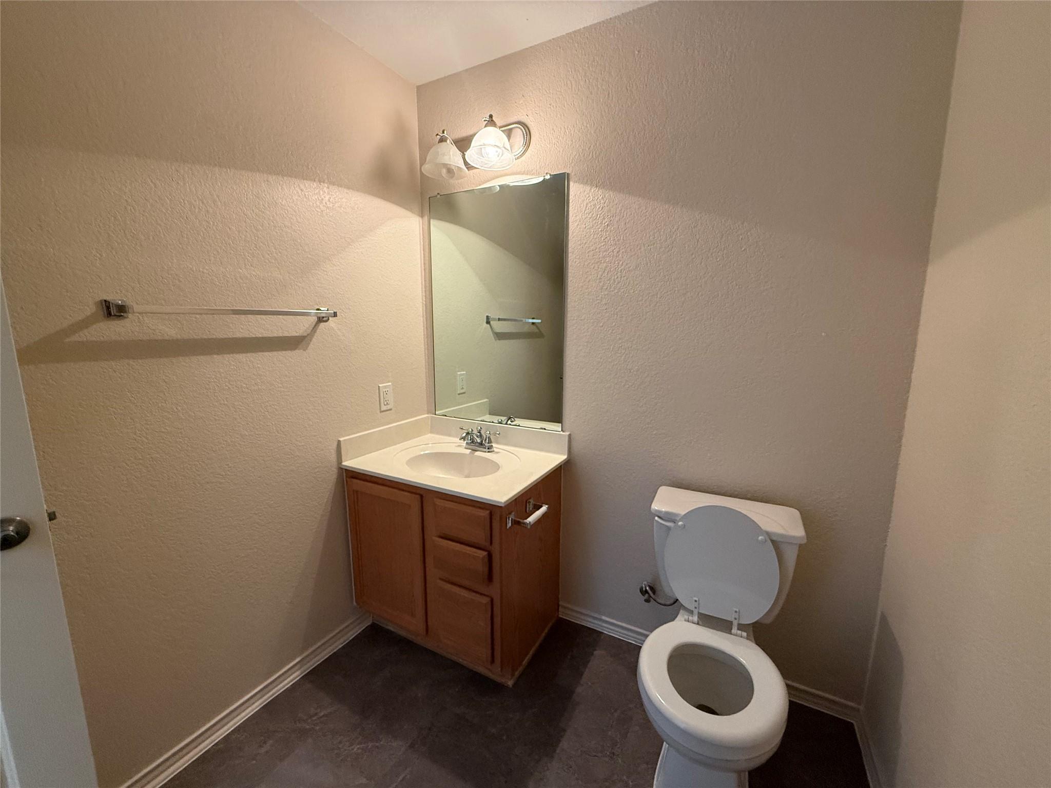 640 New Country RD — photo 3
