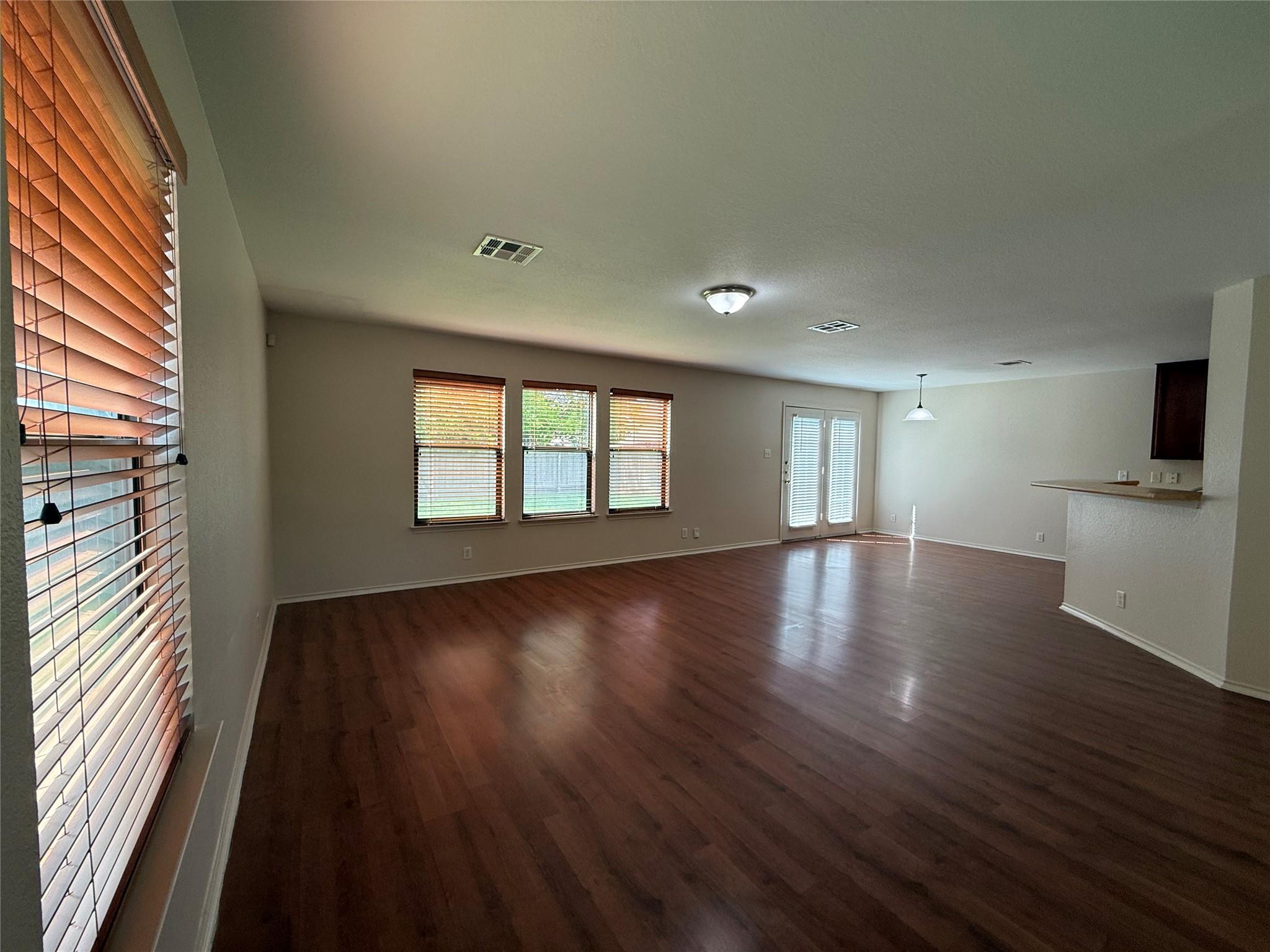 640 New Country RD — photo 4