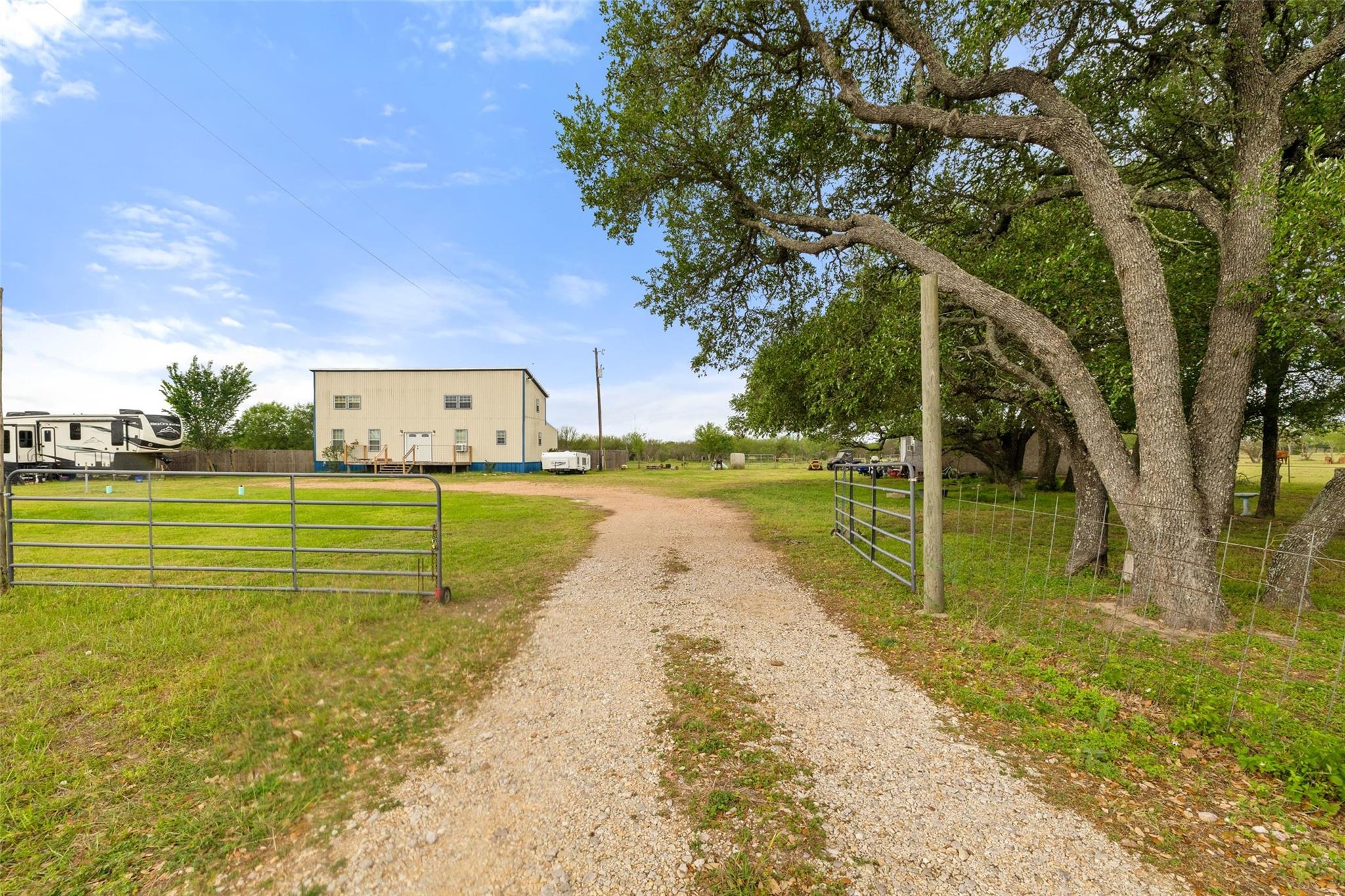 3210 County Rd 226