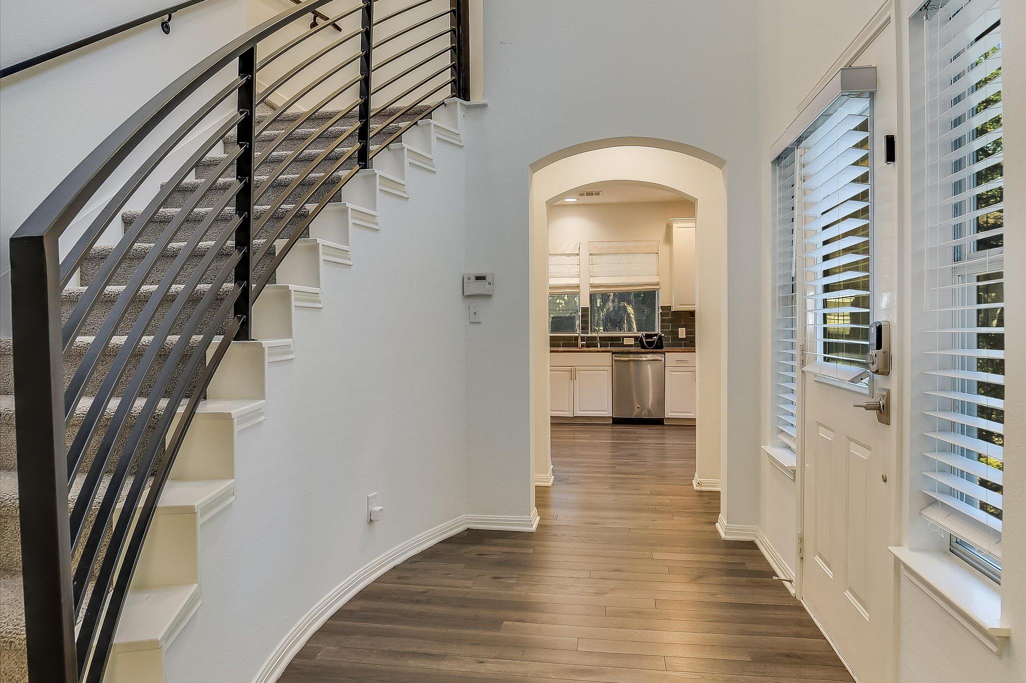 1011 Brodie ST #8 — photo 3