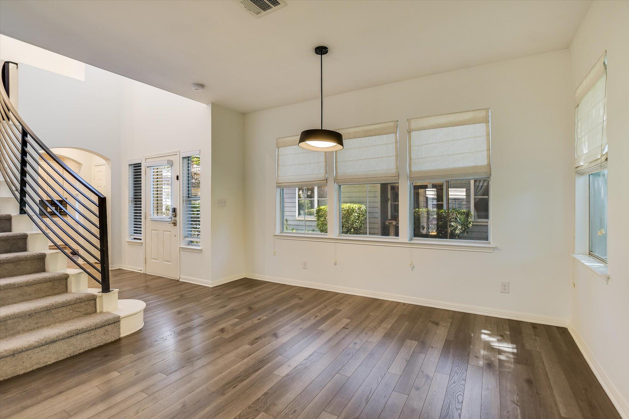 1011 Brodie ST #8 — photo 5