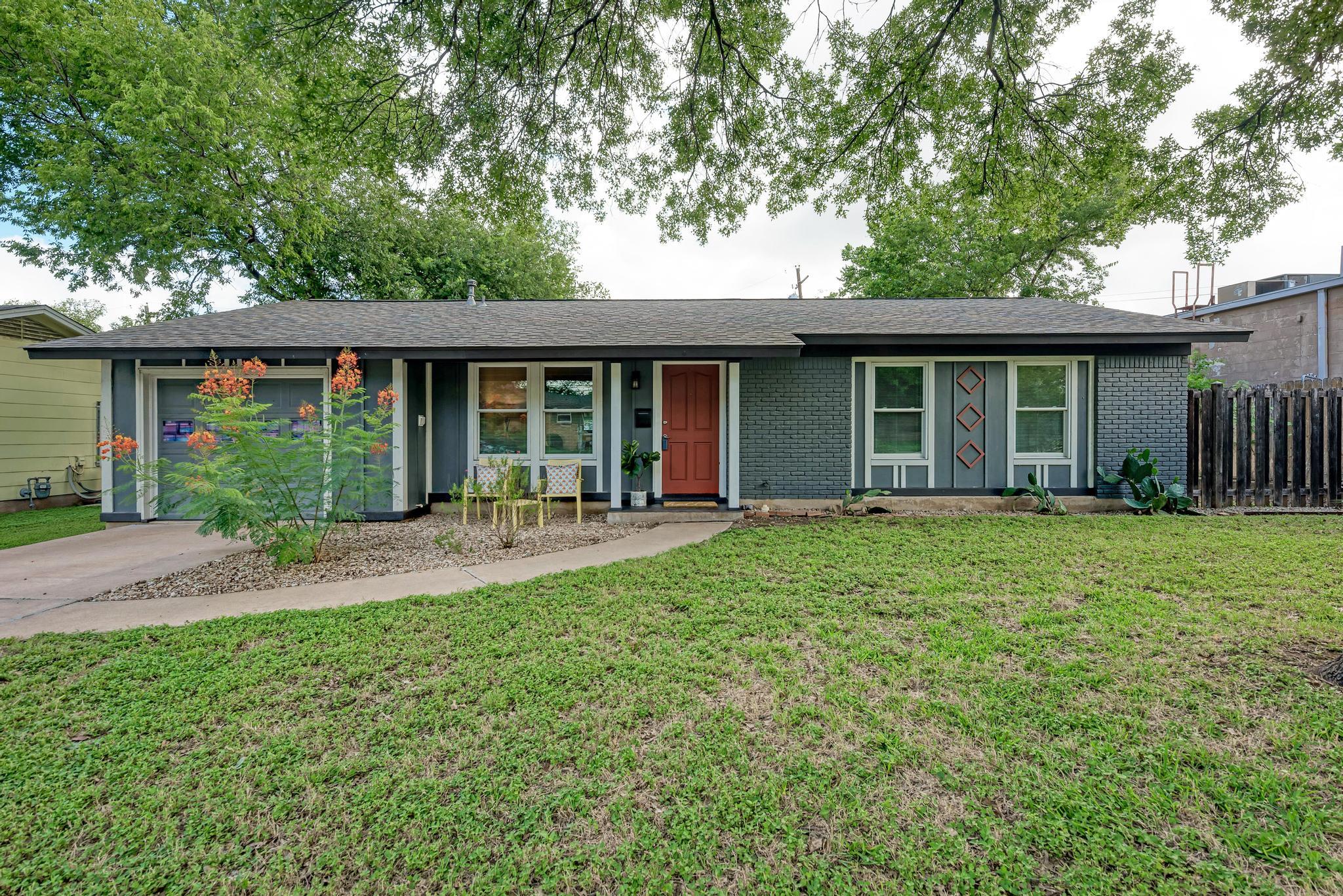 1500 Fairfield DR — photo 3