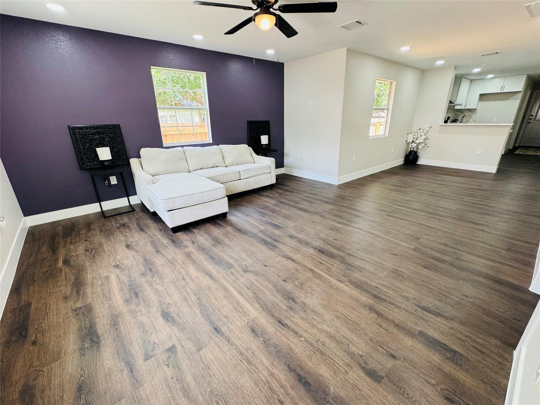 617 Persimmon ST — photo 4