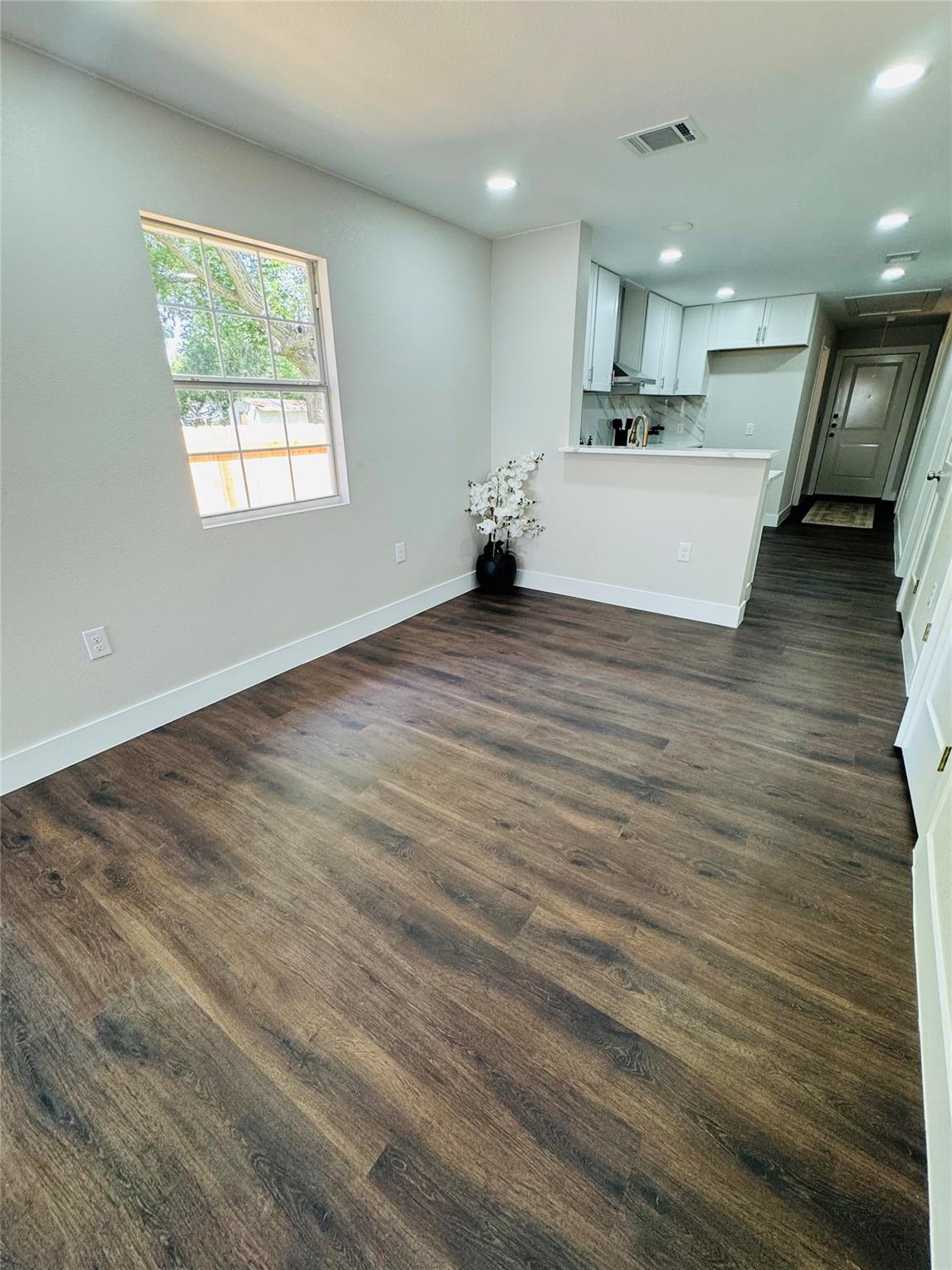 617 Persimmon ST — photo 5