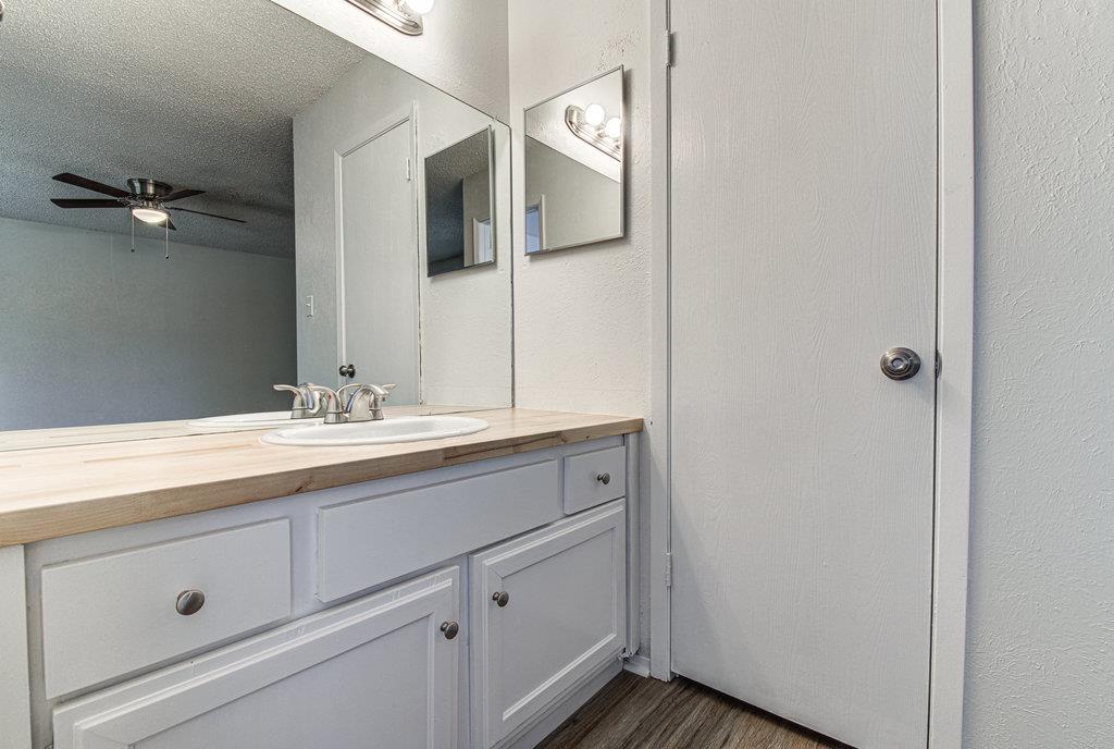 10105 Woodland Village DR — photo 3