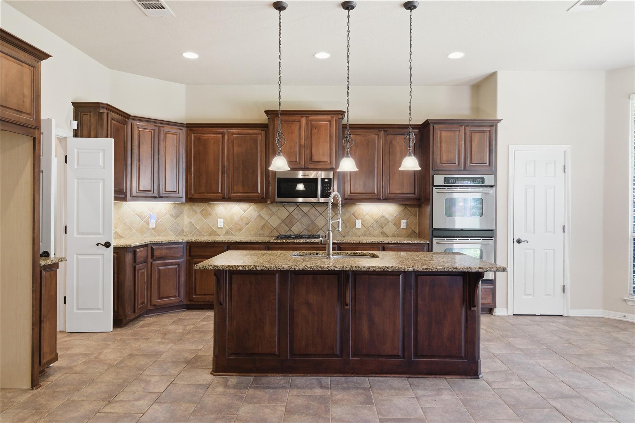 3259 Sanibel CT — photo 5