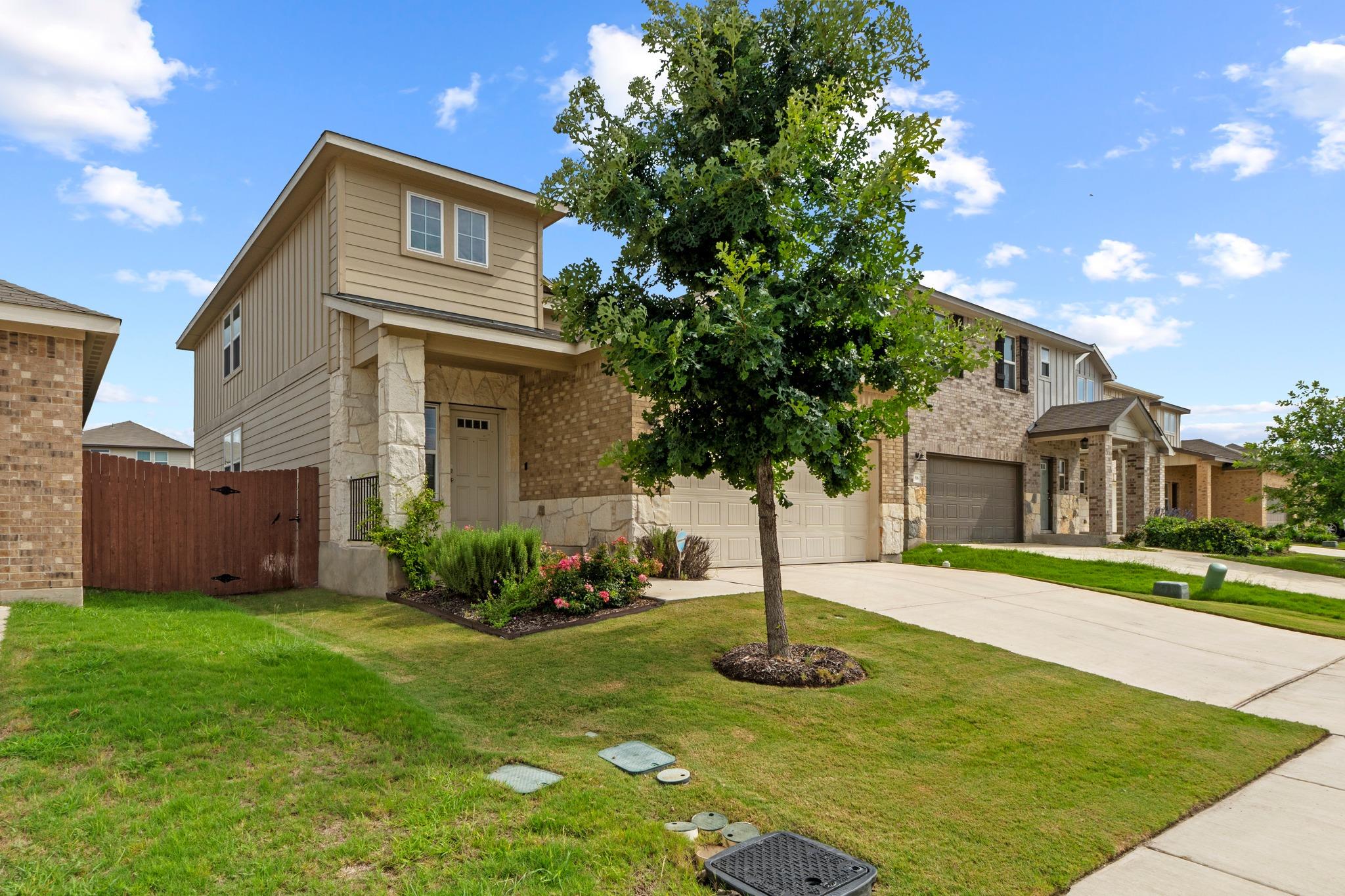 520 Longmount CV — photo 4