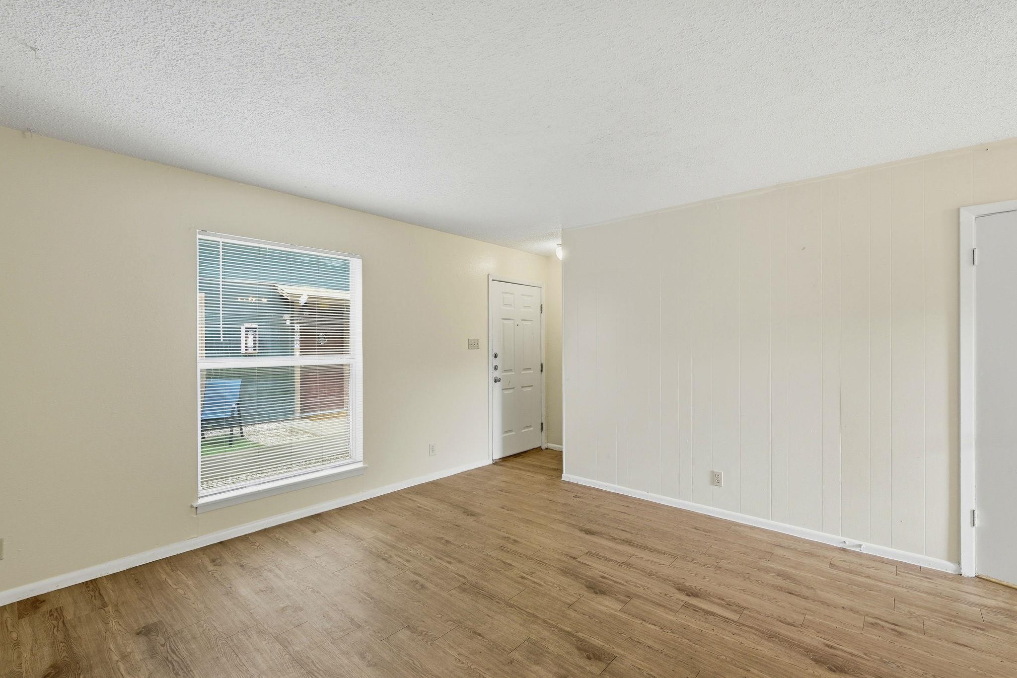 2319 Greenfield PKWY #103 — photo 5