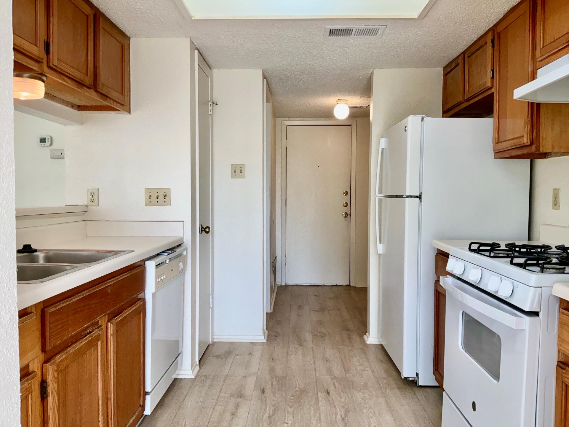 12120 Thompkins DR #B — photo 5