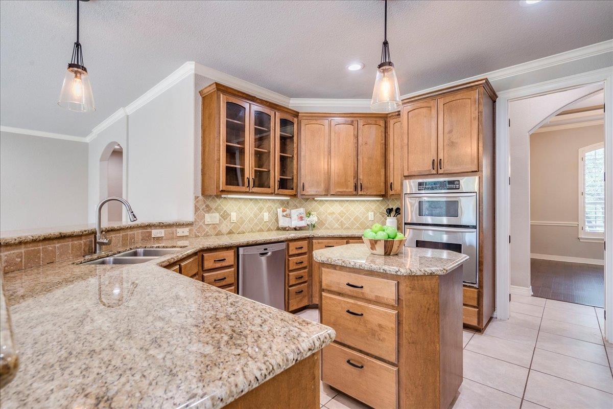 103 Silverstone DR — photo 3