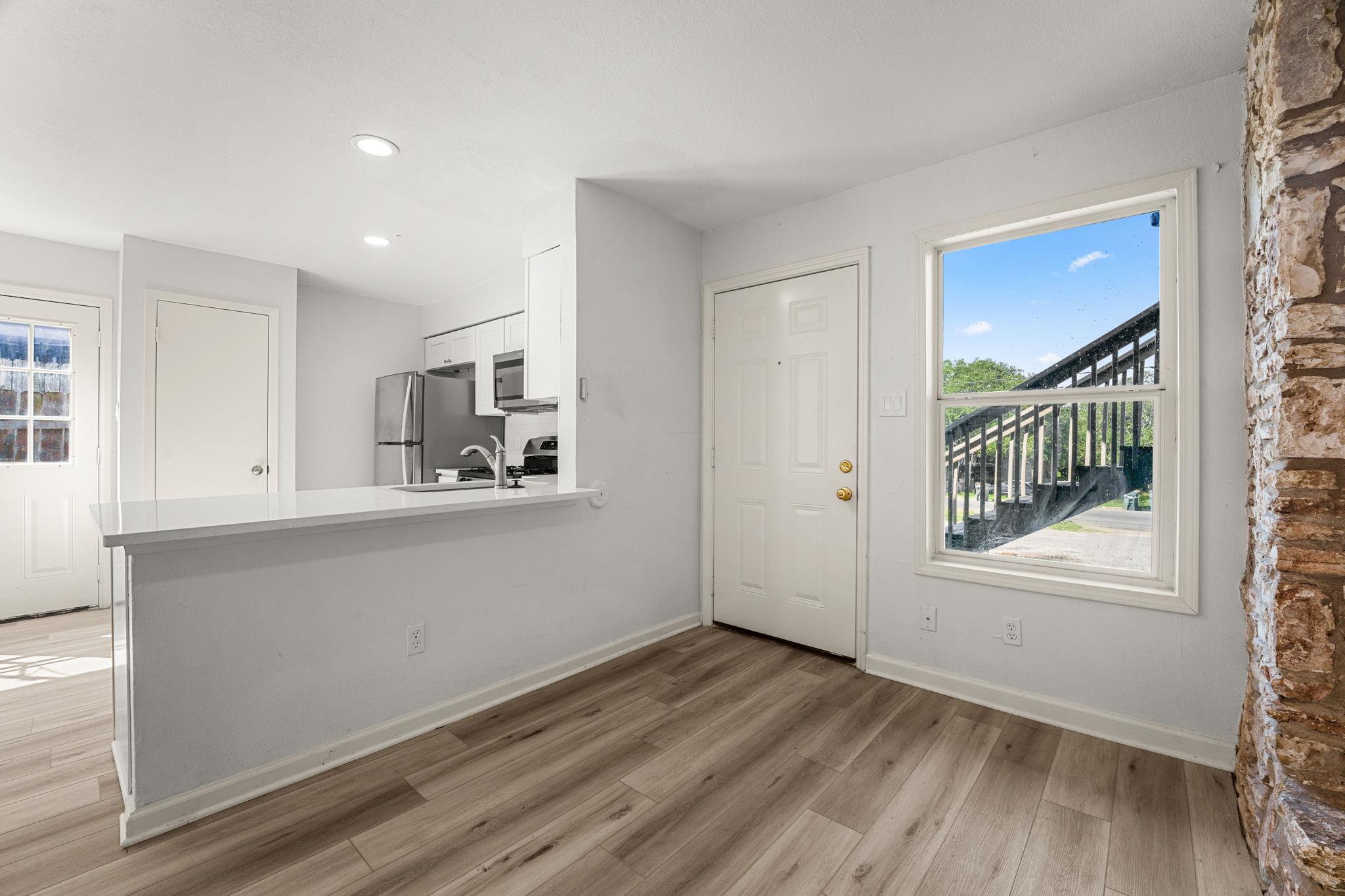 608 Bracewood CIR — photo 4