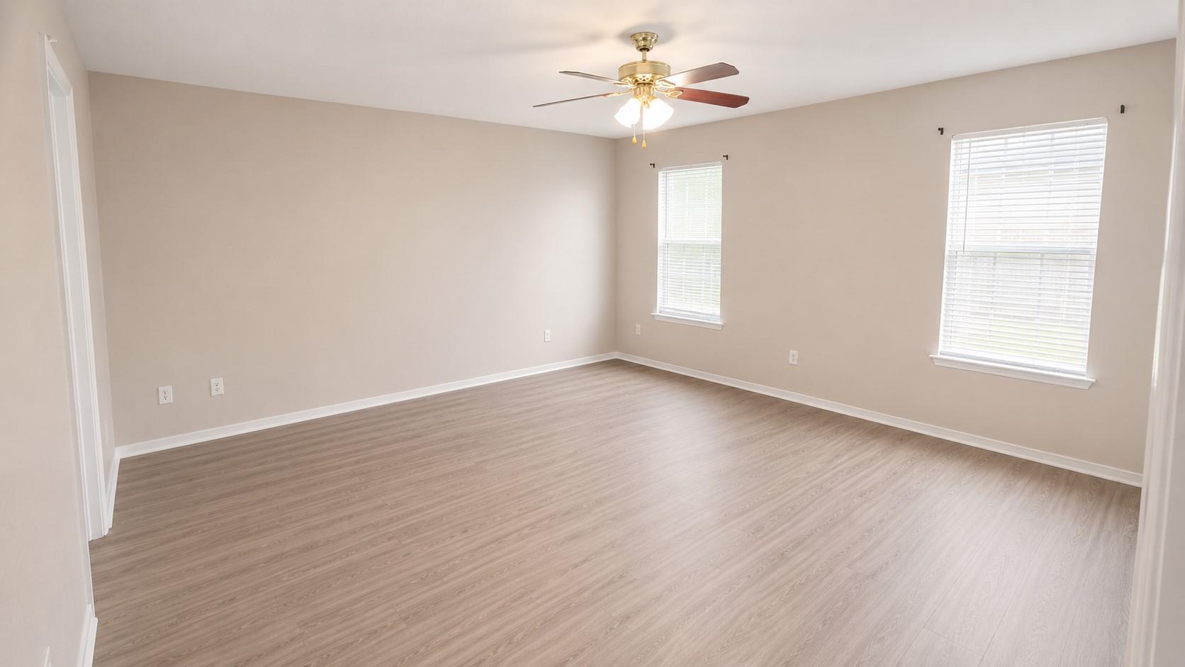 210 Lucky Clover LN — photo 3