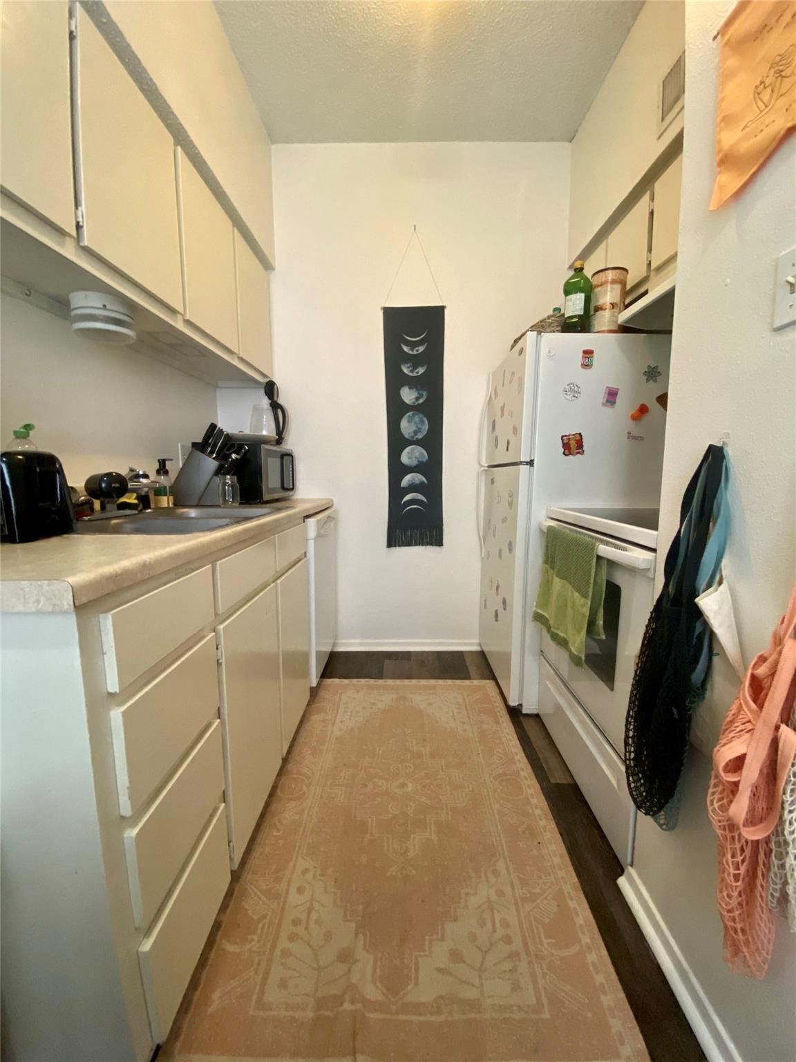 2818 Nueces ST #311 — photo 5