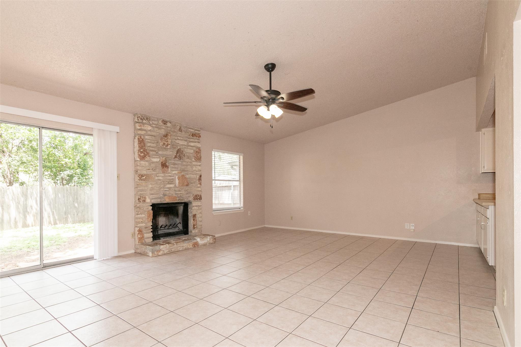 3312 Galesburg DR — photo 4