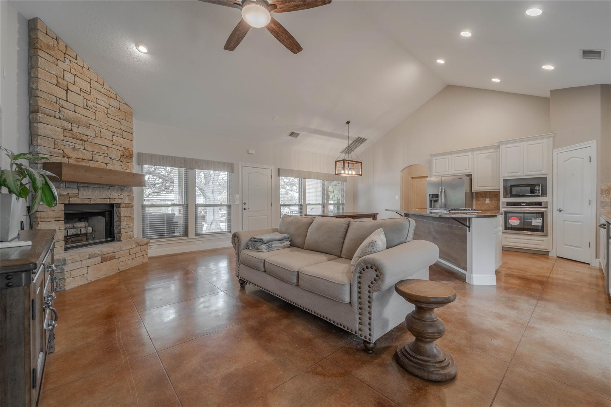 19013 Venture DR — photo 3