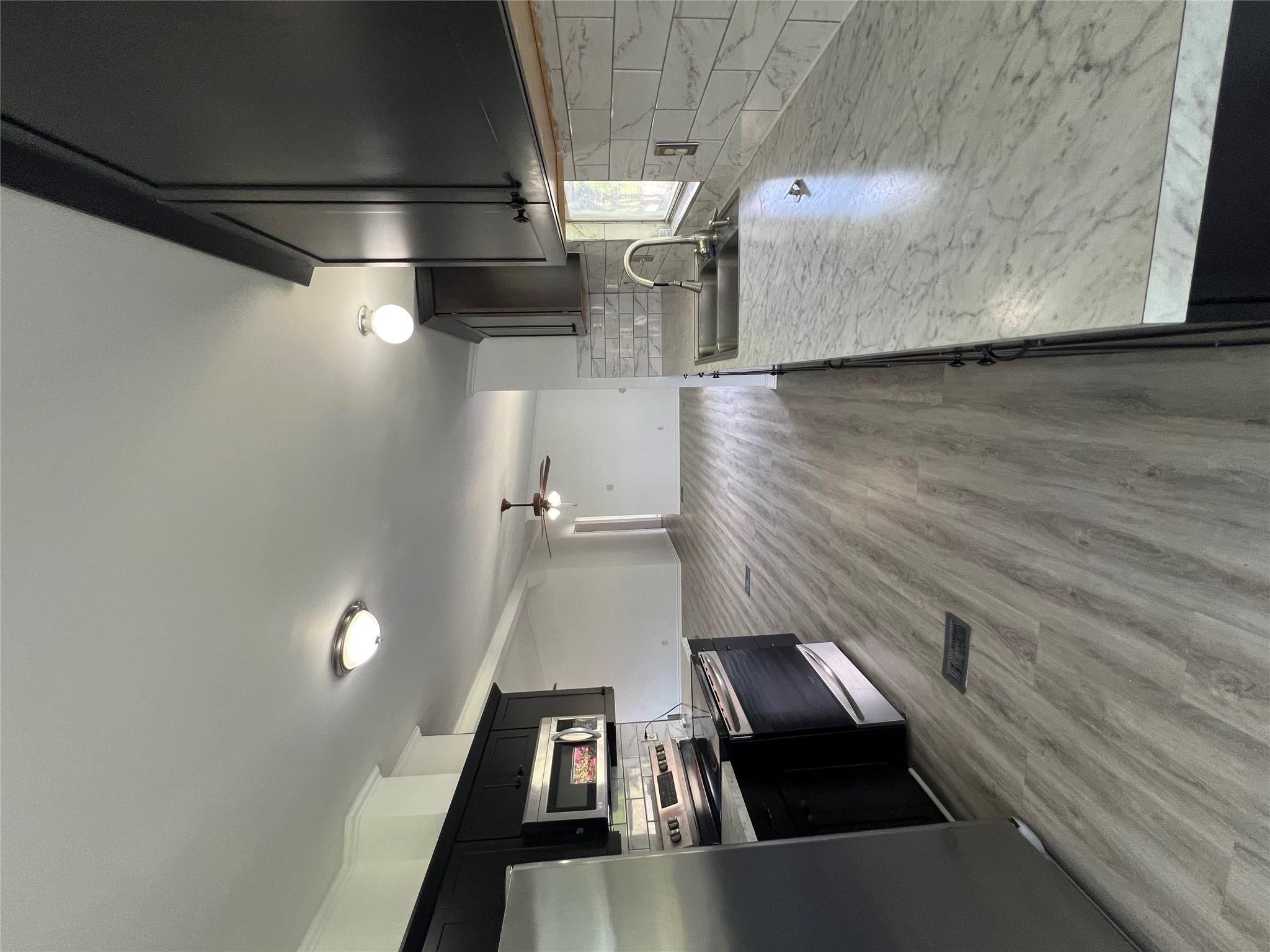 330 Grandview DR — photo 4