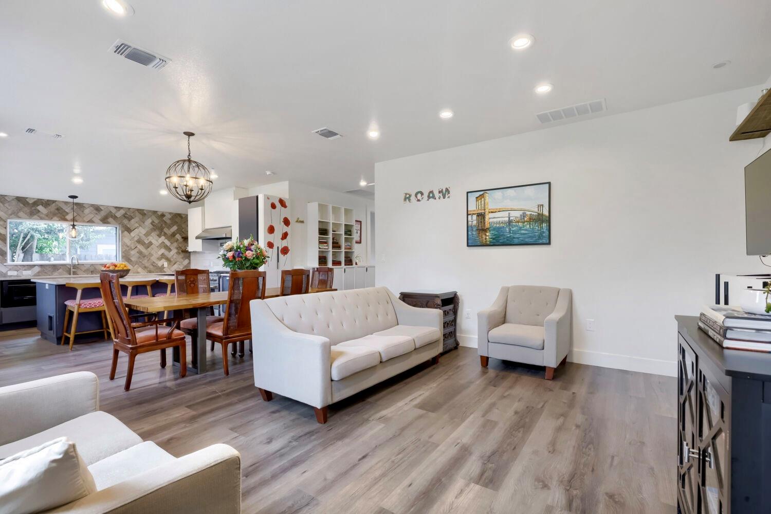 205 Rowland DR — photo 4