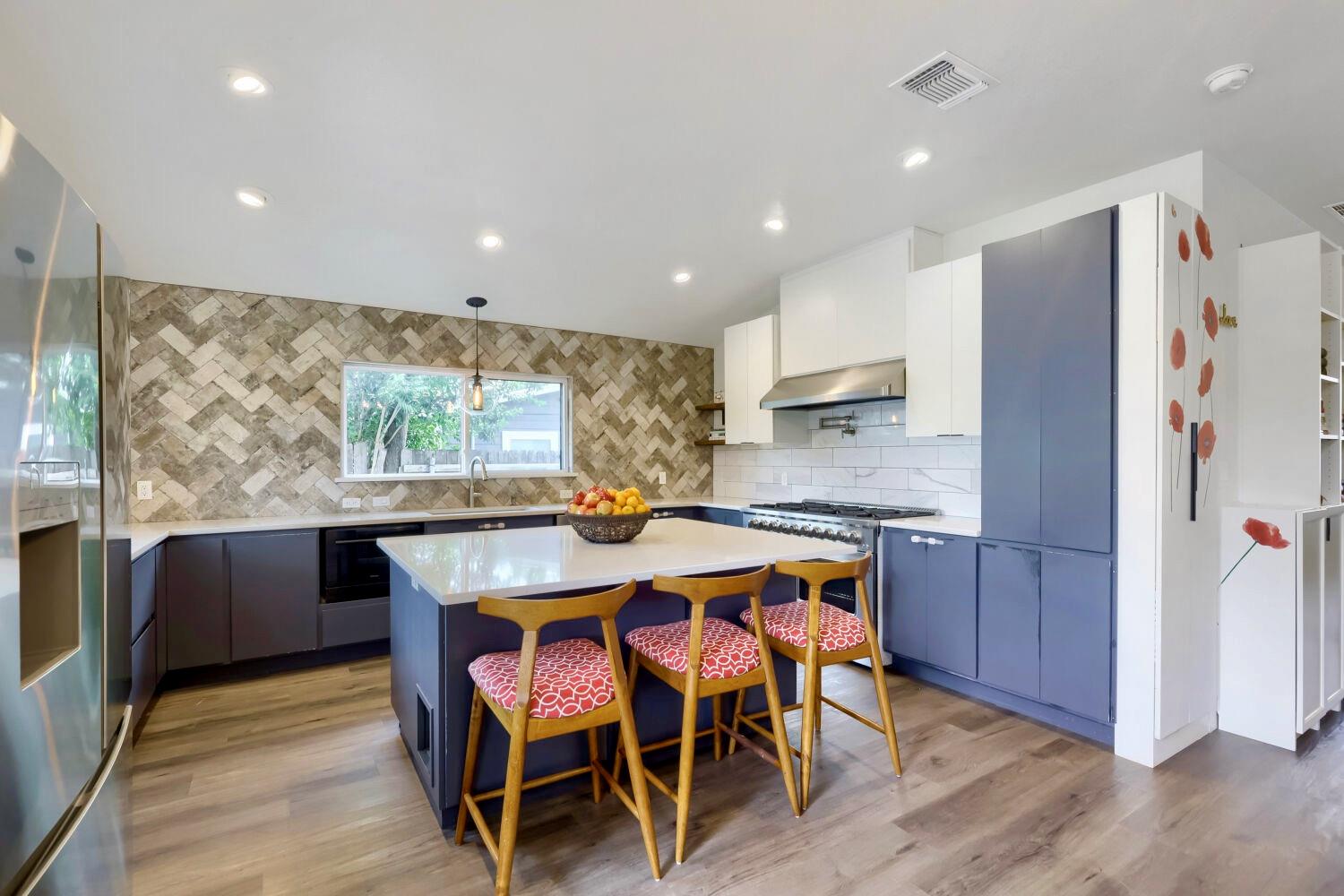 205 Rowland DR — photo 5
