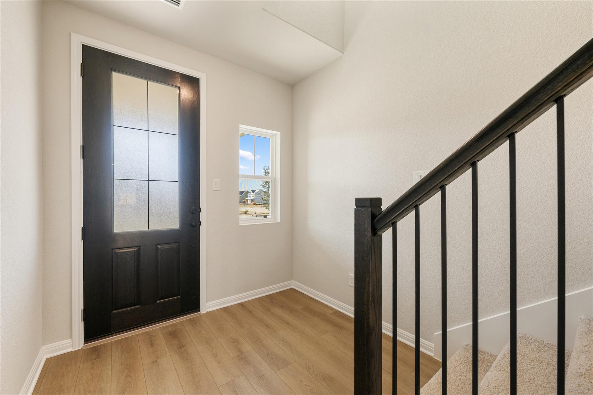 163 Clover BND — photo 3