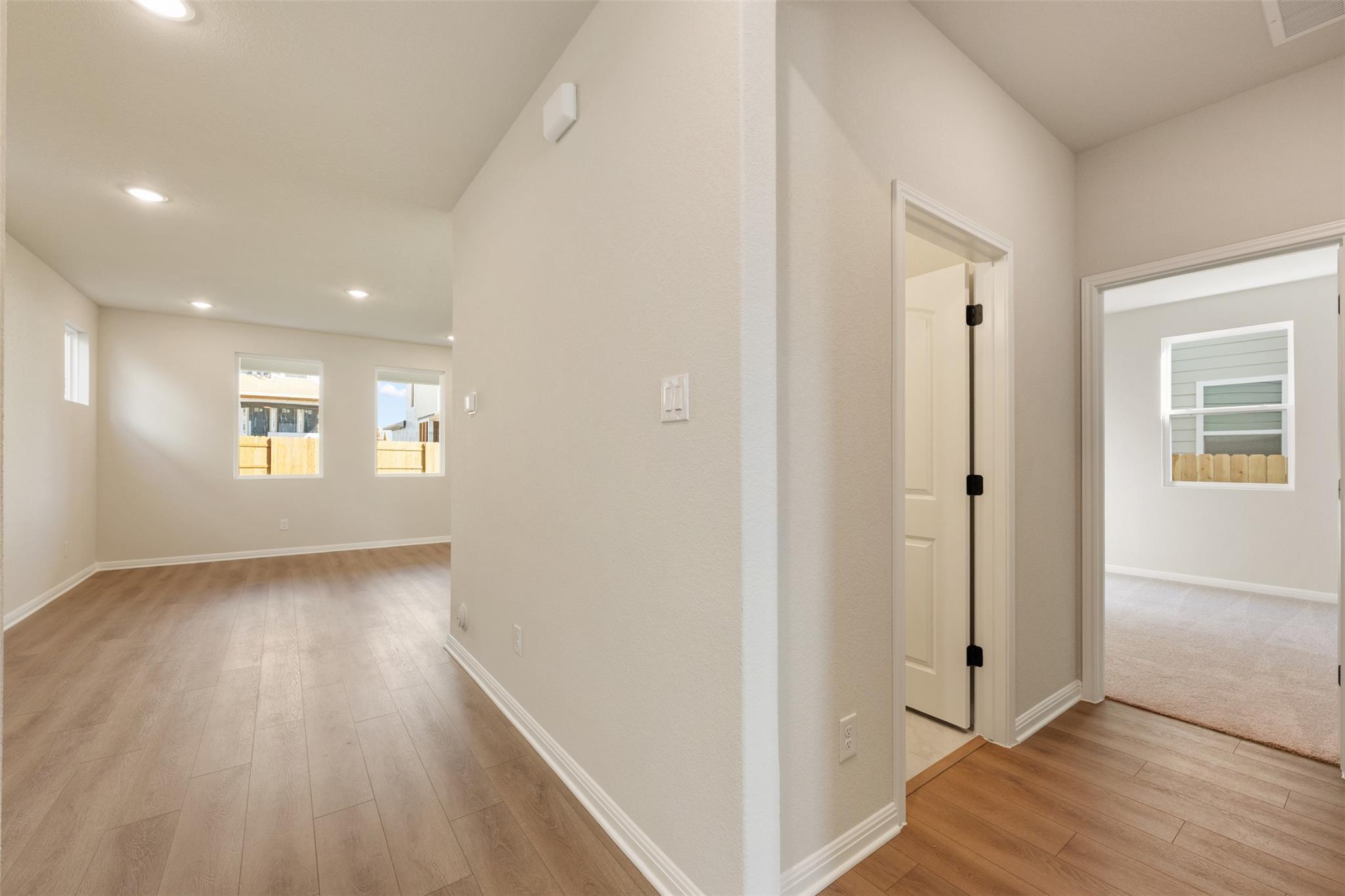 163 Clover BND — photo 4