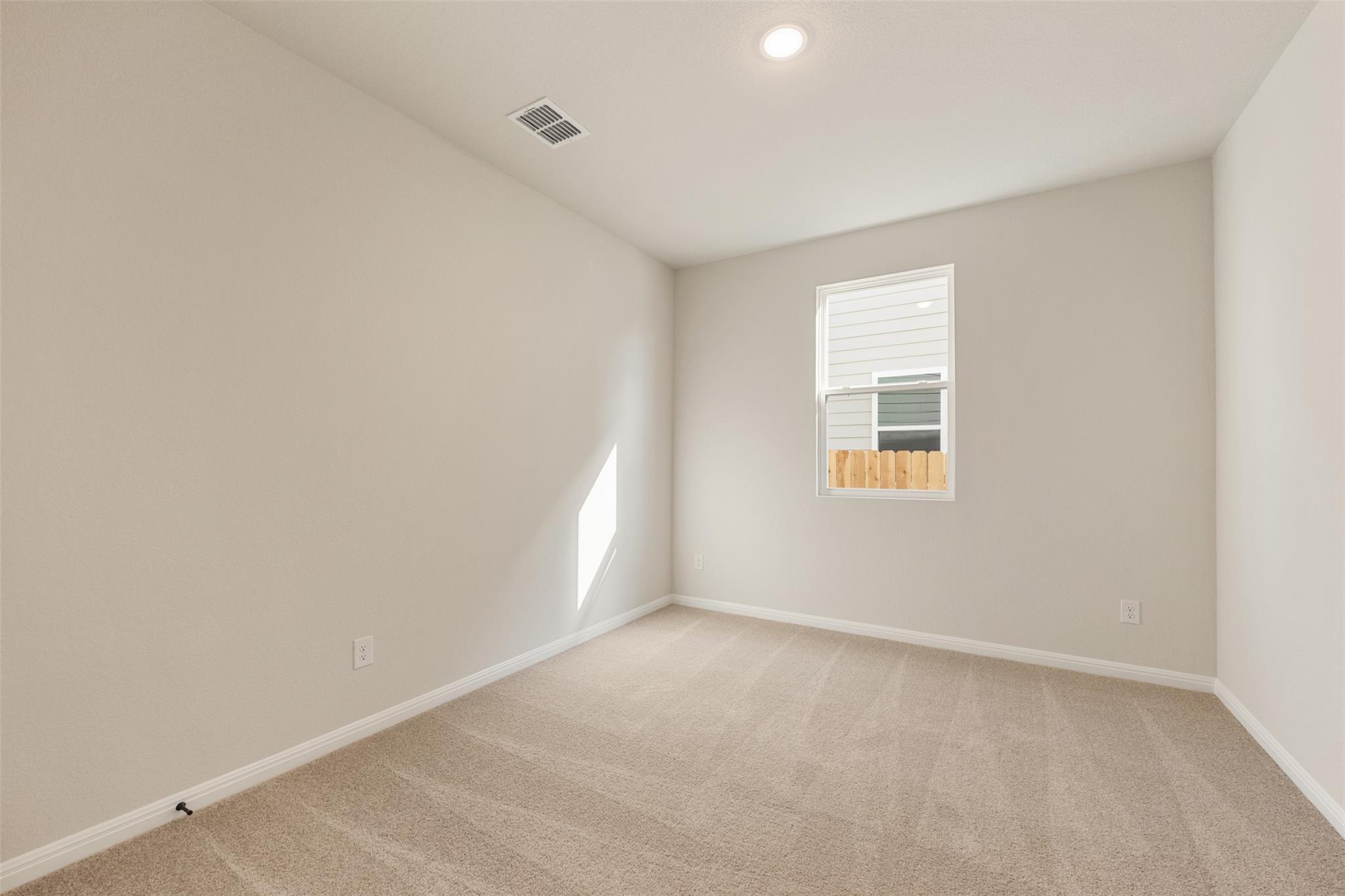 163 Clover BND — photo 5