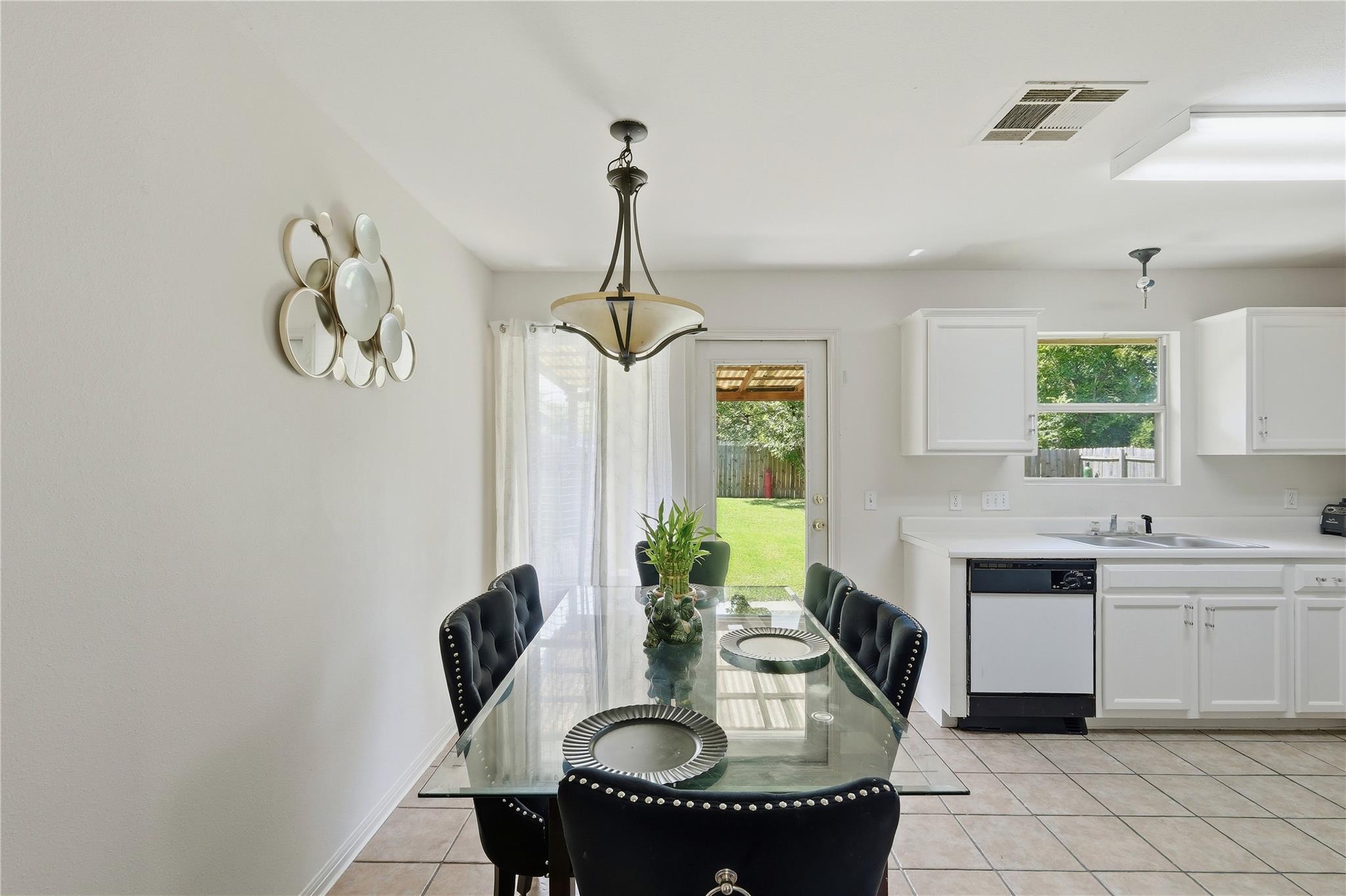 310 Raintree DR — photo 3