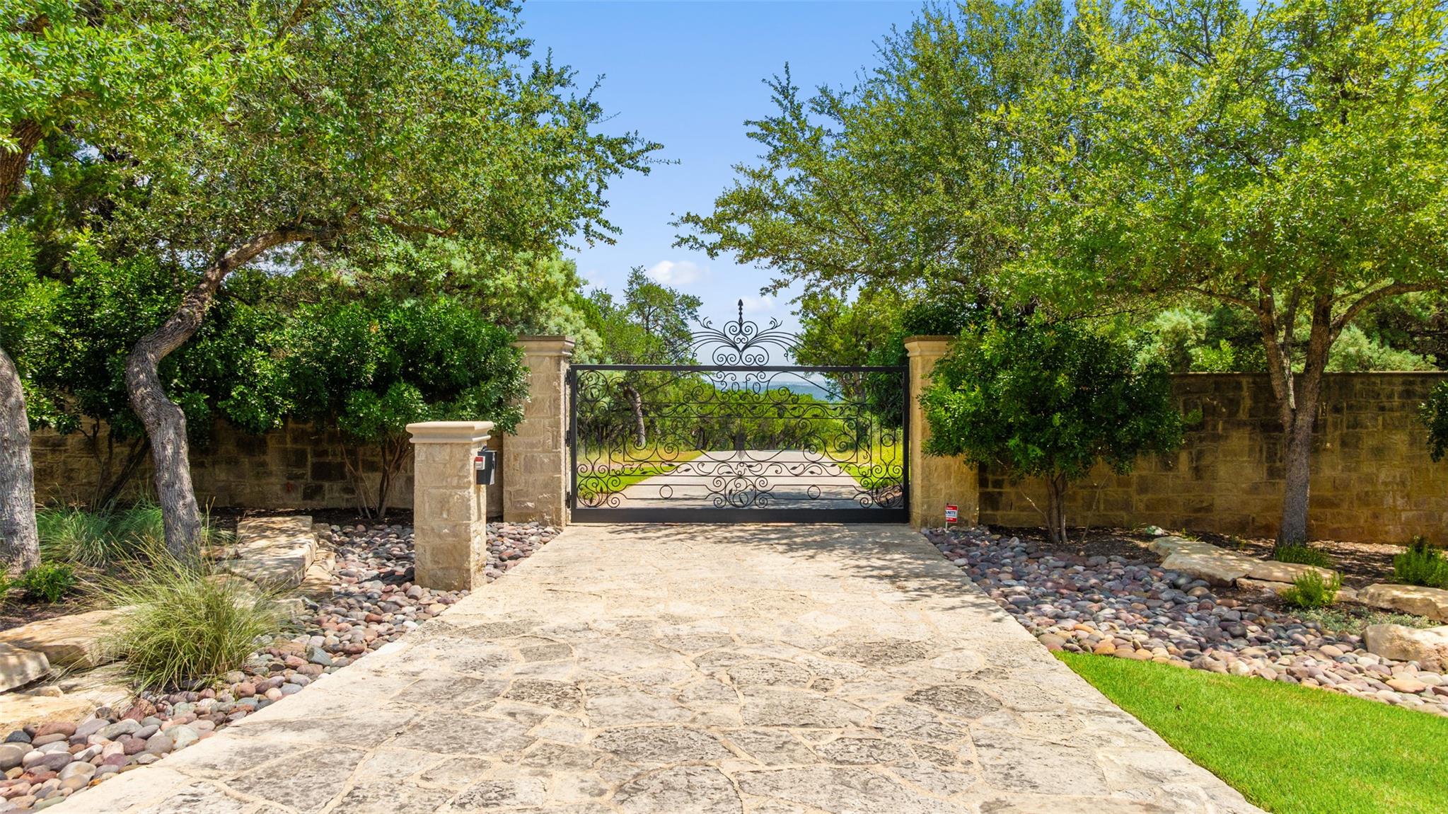 201 Angel Light DR — photo 4