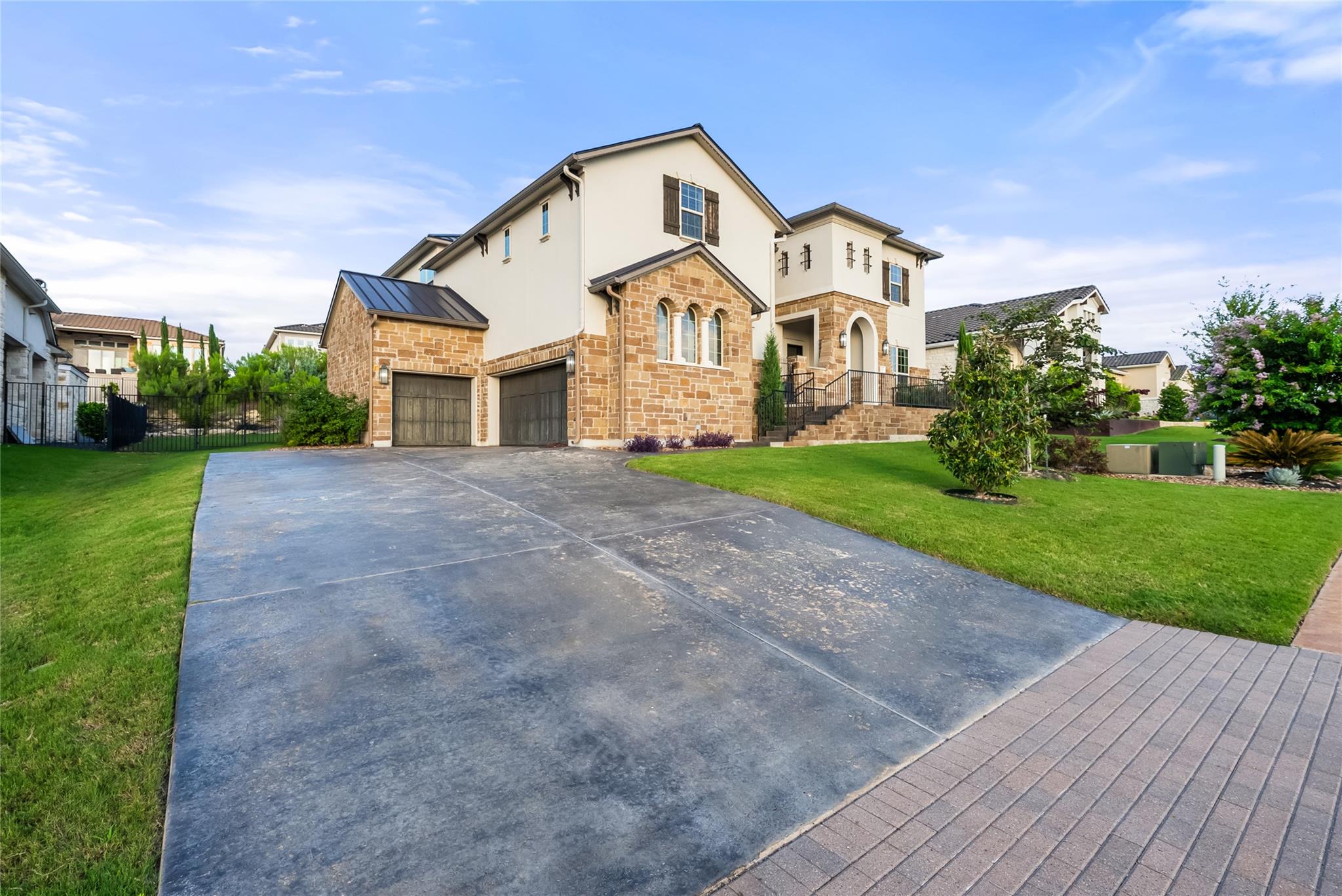 312 Bisset CT — photo 3
