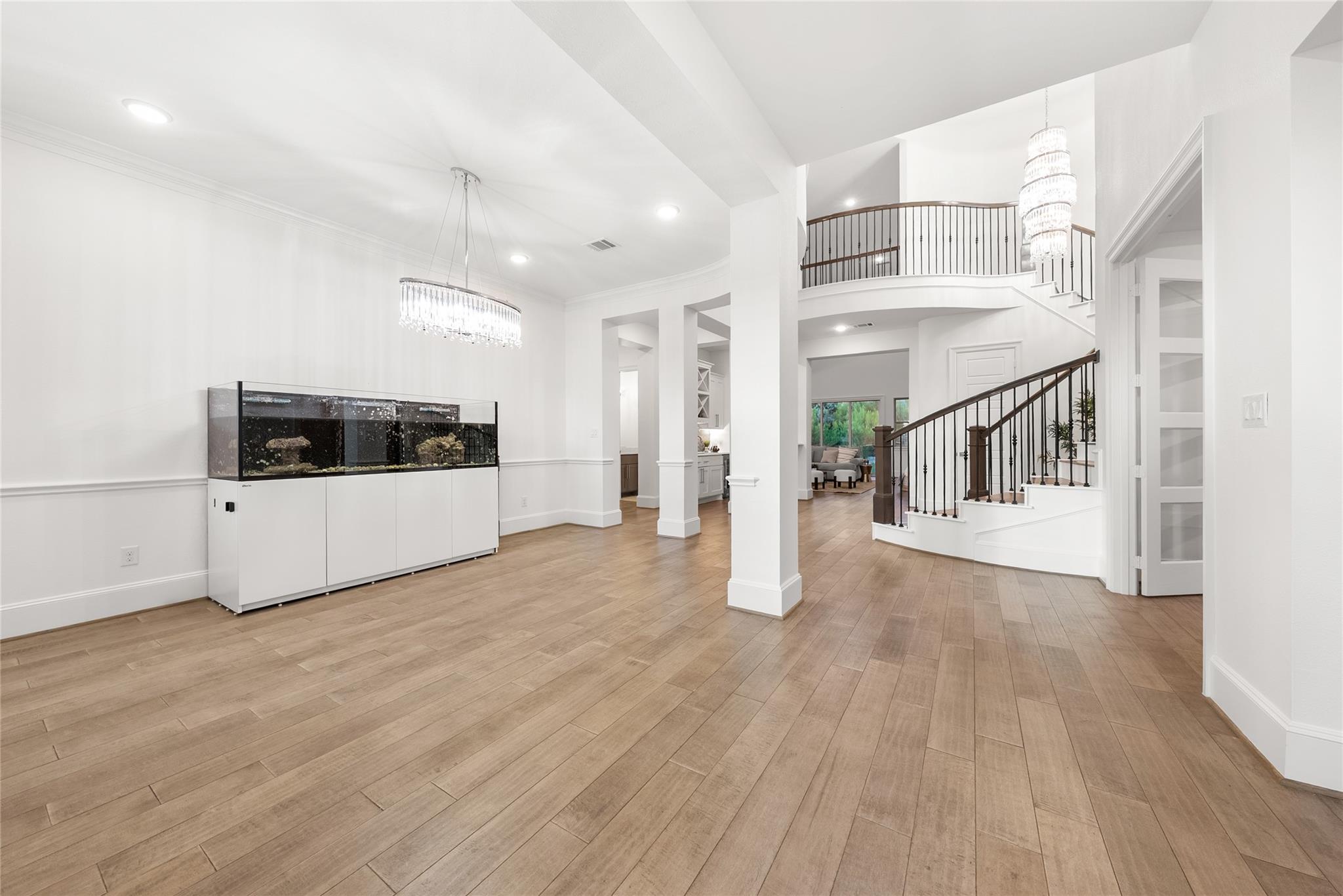 312 Bisset CT — photo 5
