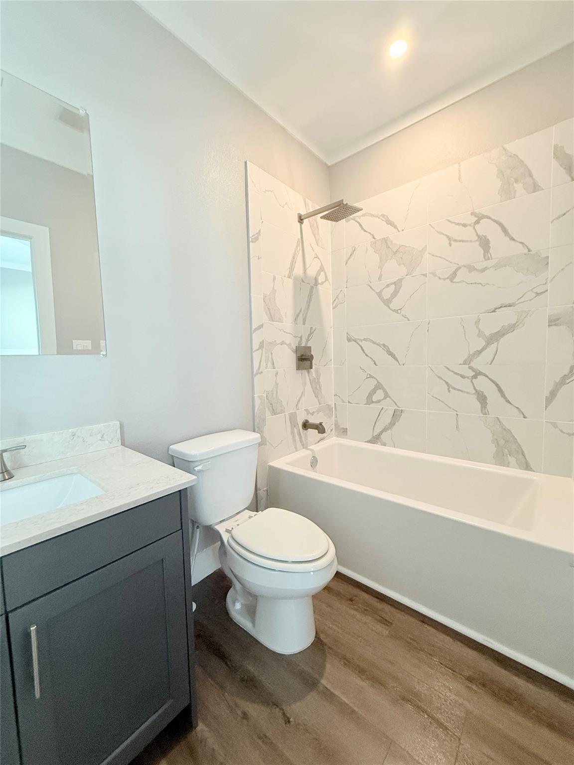 2031 Applewood DR — photo 4