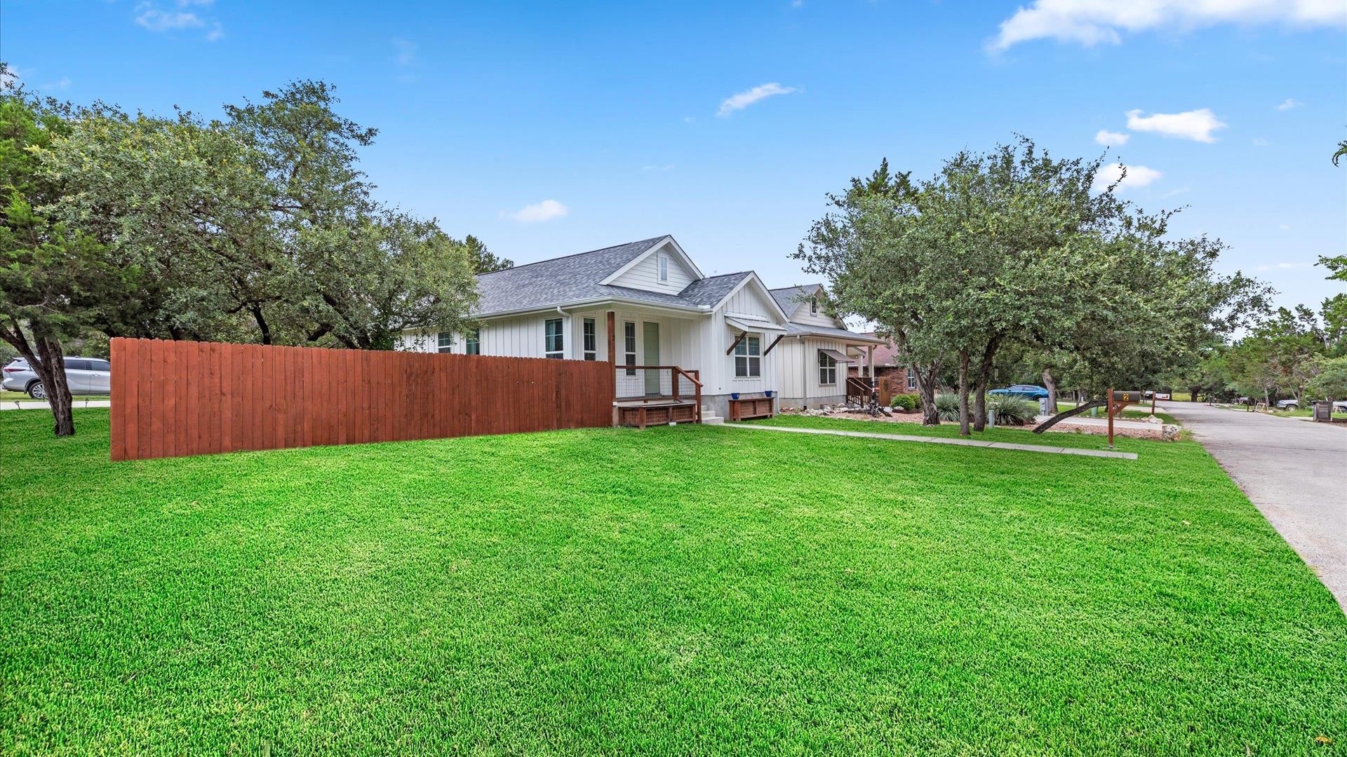 2 Stone Creek CIR — photo 3