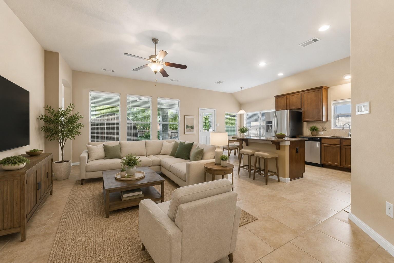 714 Edwards Walk DR — photo 3
